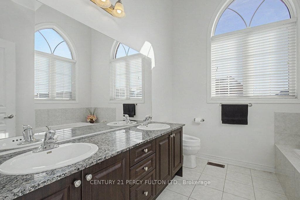 78 Brock Avenue photo 32