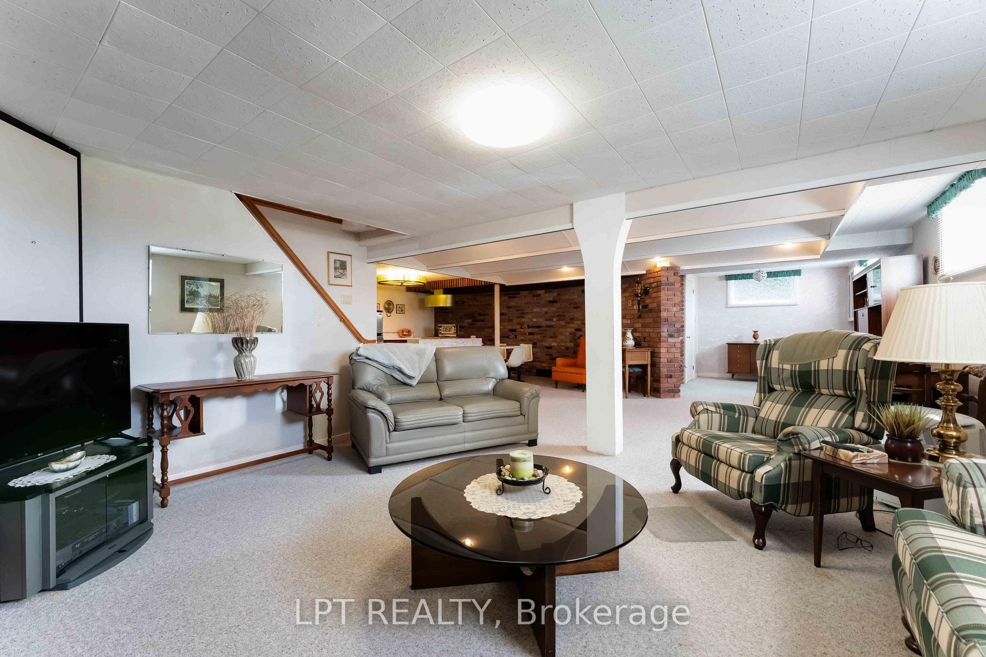 742 Halstead Street photo 25