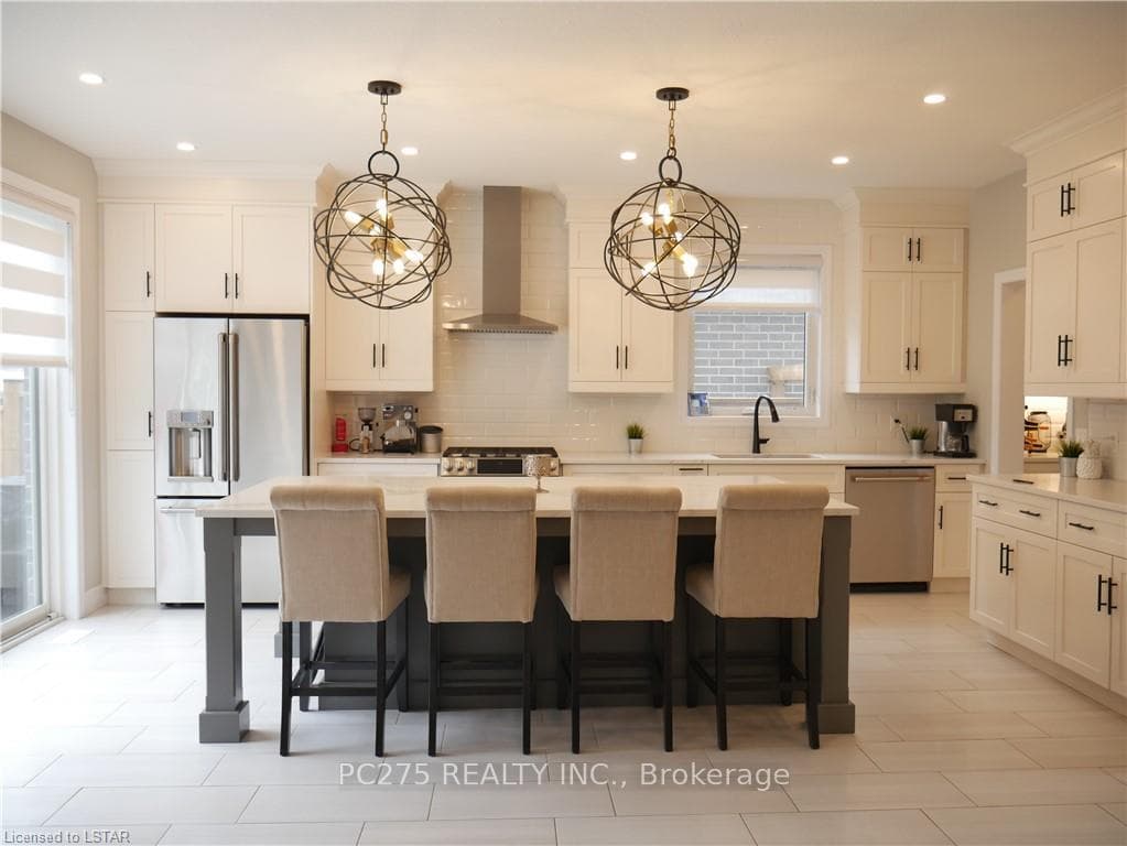 106 BEECH Boulevard photo 9