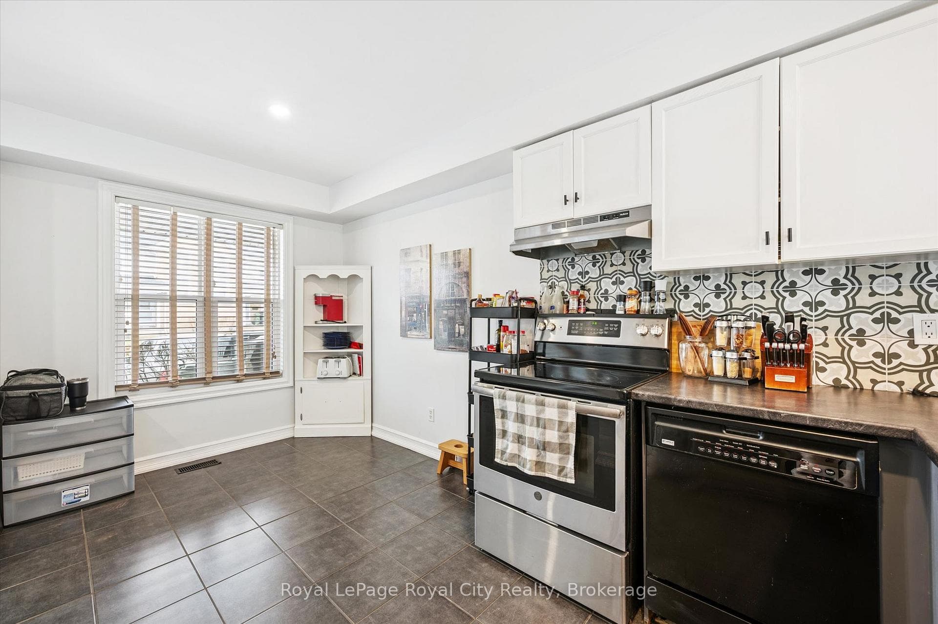426 Grange Road Unit 26 photo 12