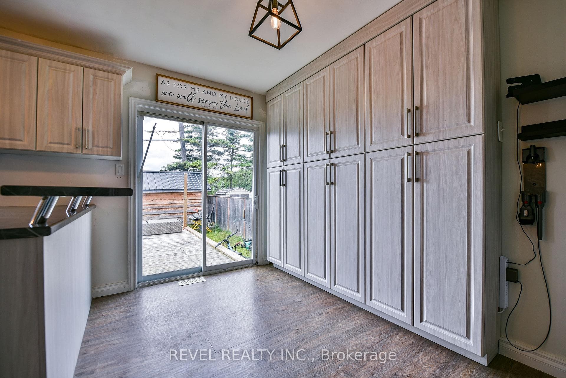 376 Morandin Avenue photo 14