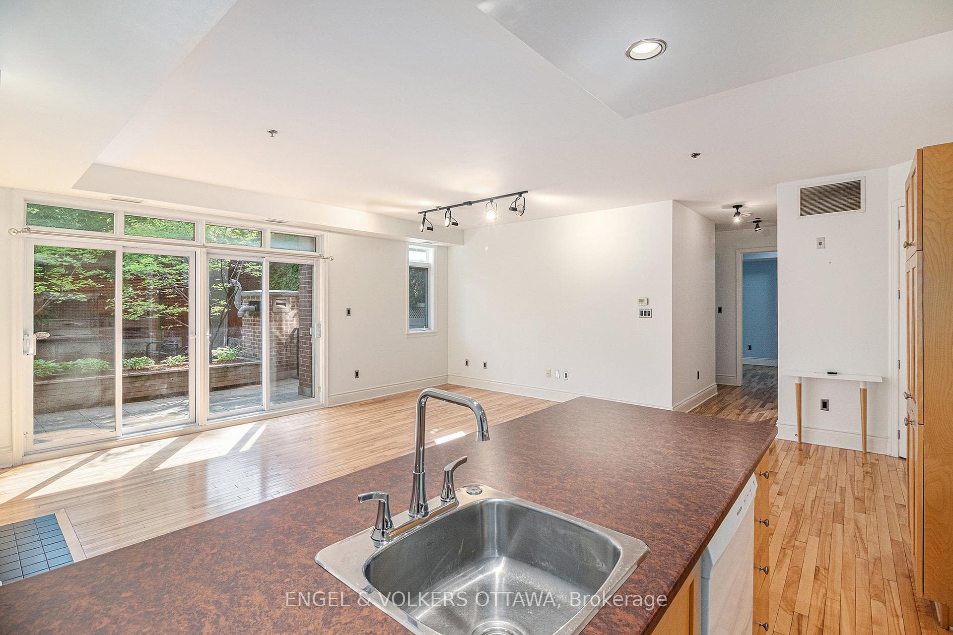 400 Mcleod Street Unit 104 photo 9