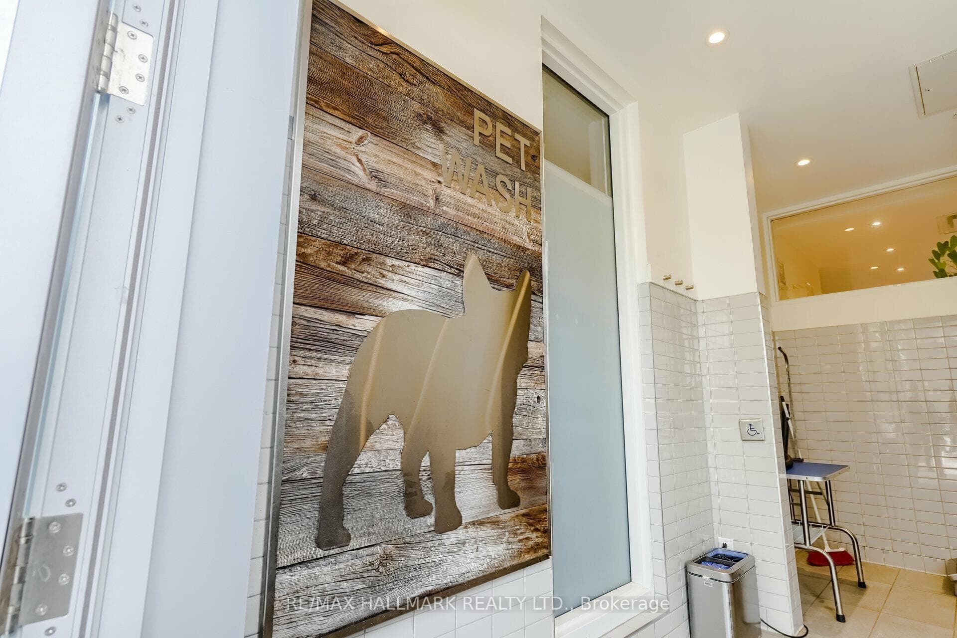 1830 Bloor Street Unit 739 photo 34