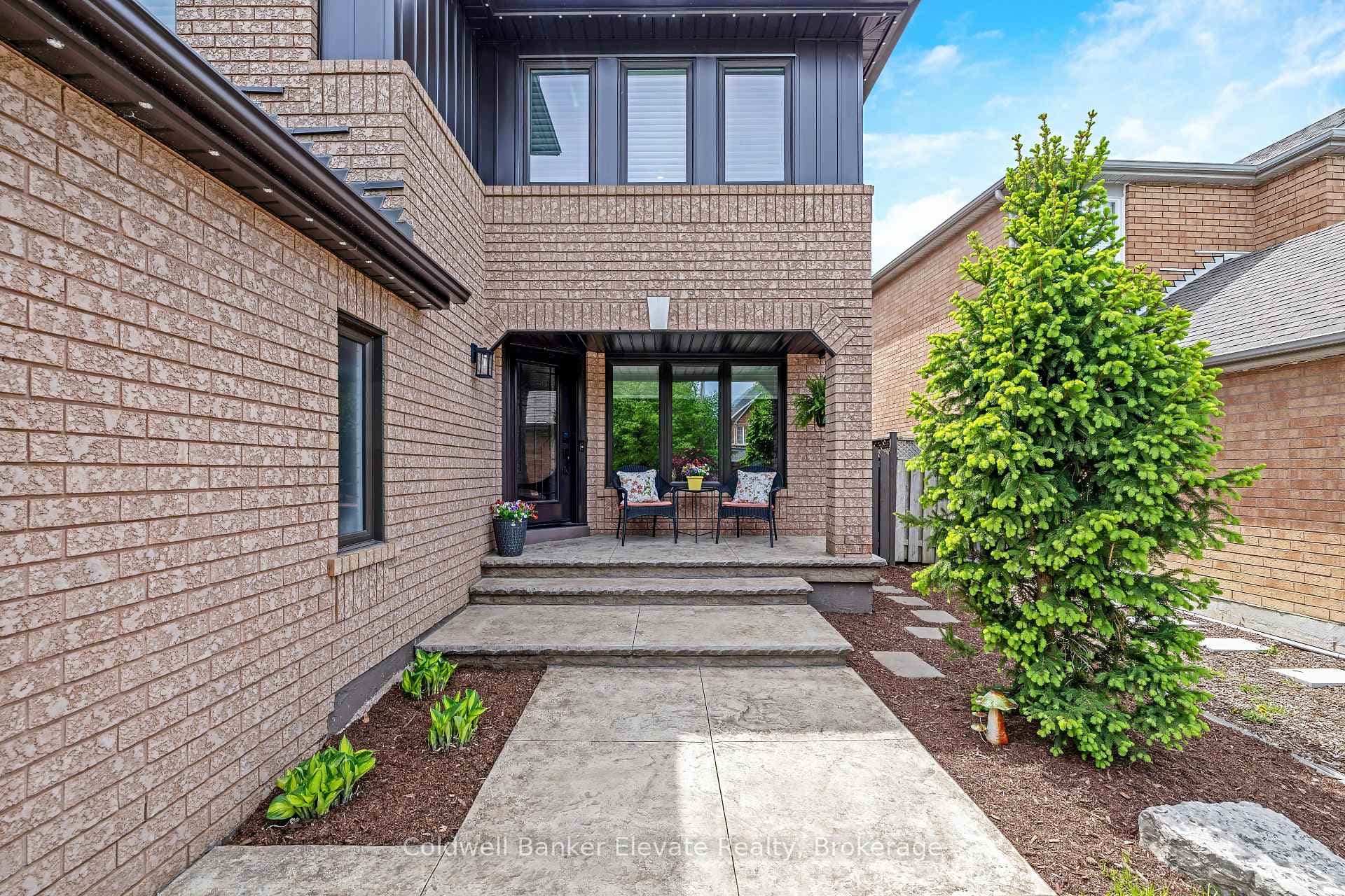 52 Curry Crescent photo 4