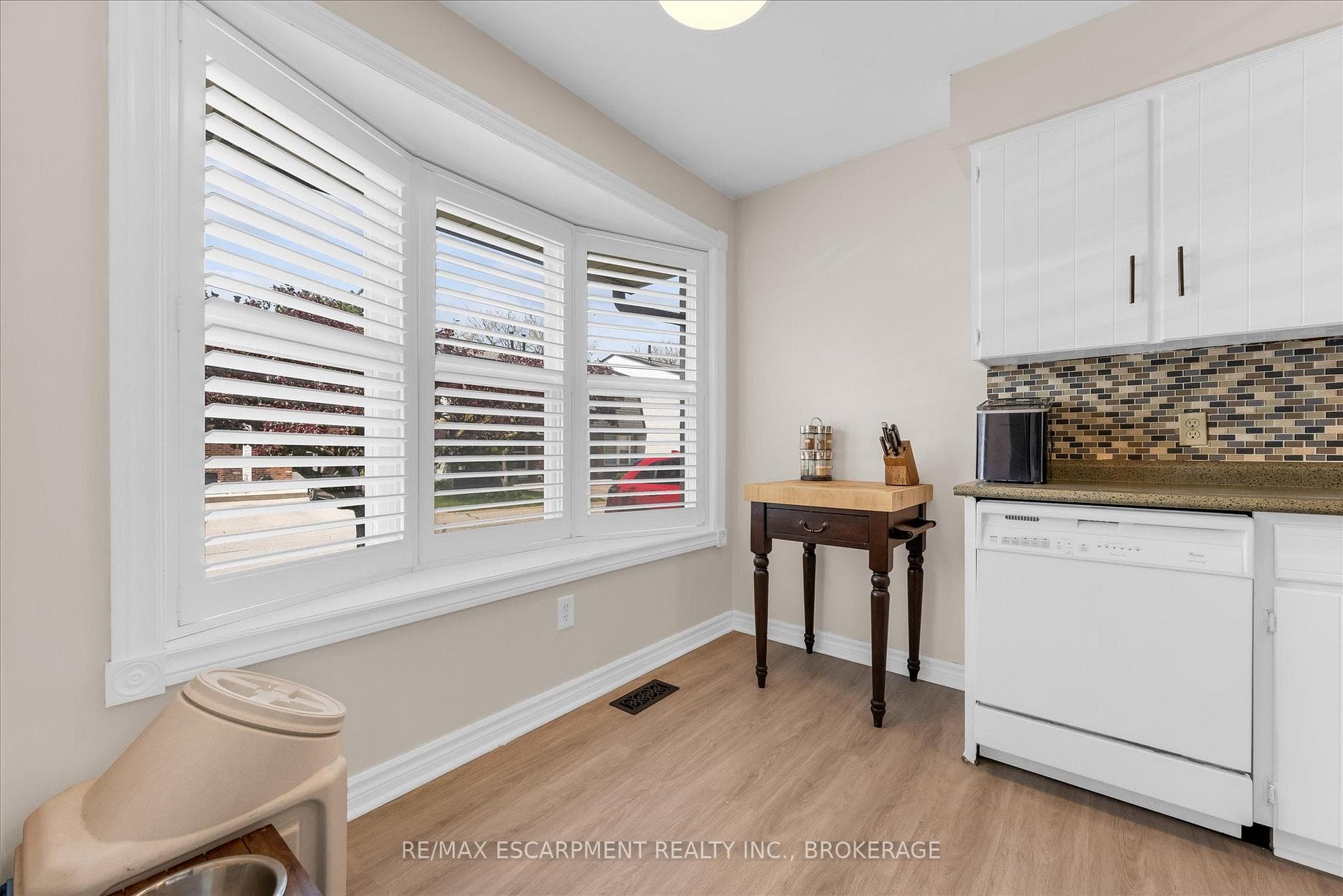77 LINWELL Road Unit 97 photo 11