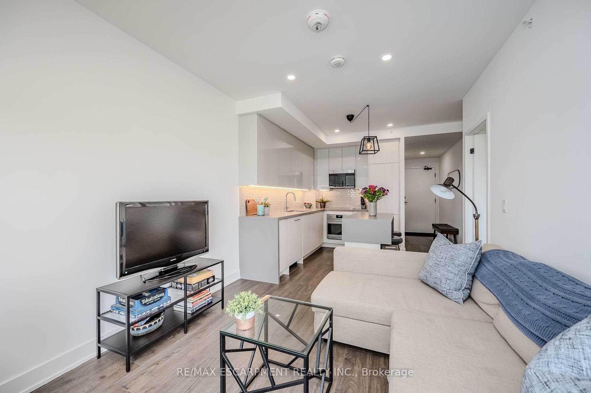 2481 Taunton Road Unit 705 photo 15
