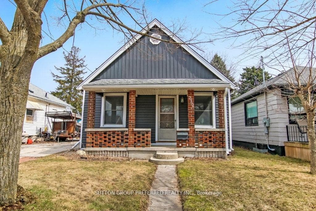 272 Sanders Street photo 2