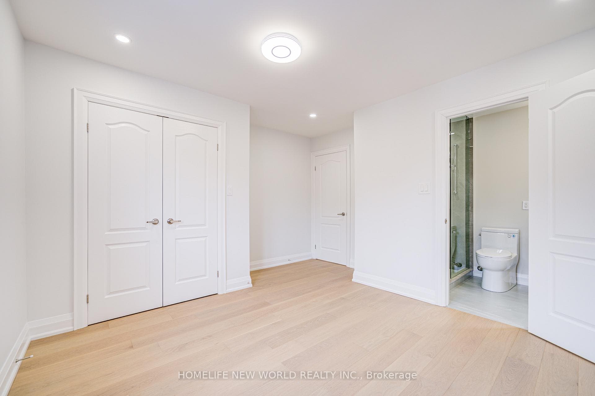 202 Everett Street photo 35