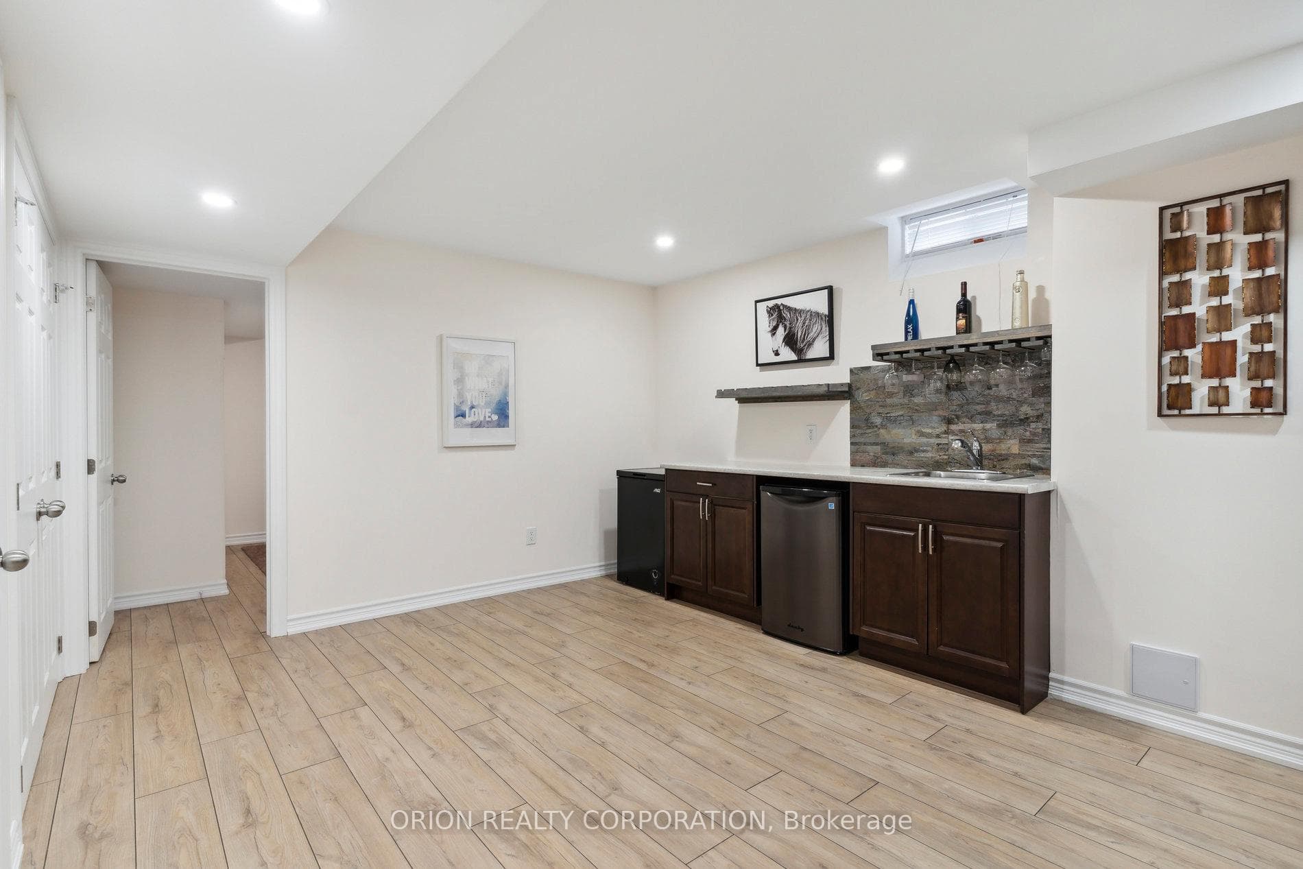 62 Milfoil Street photo 30