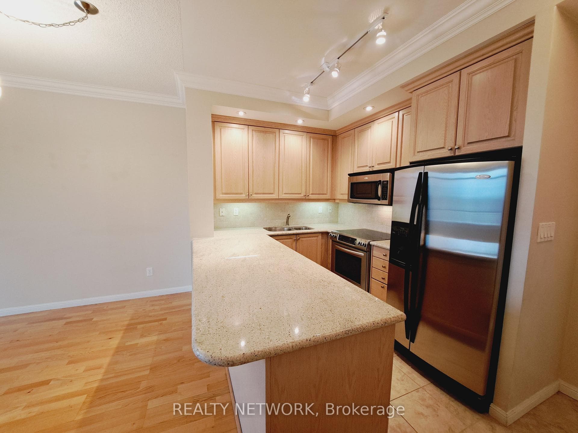 900 Mount Pleasant Road Unit 414 photo 4