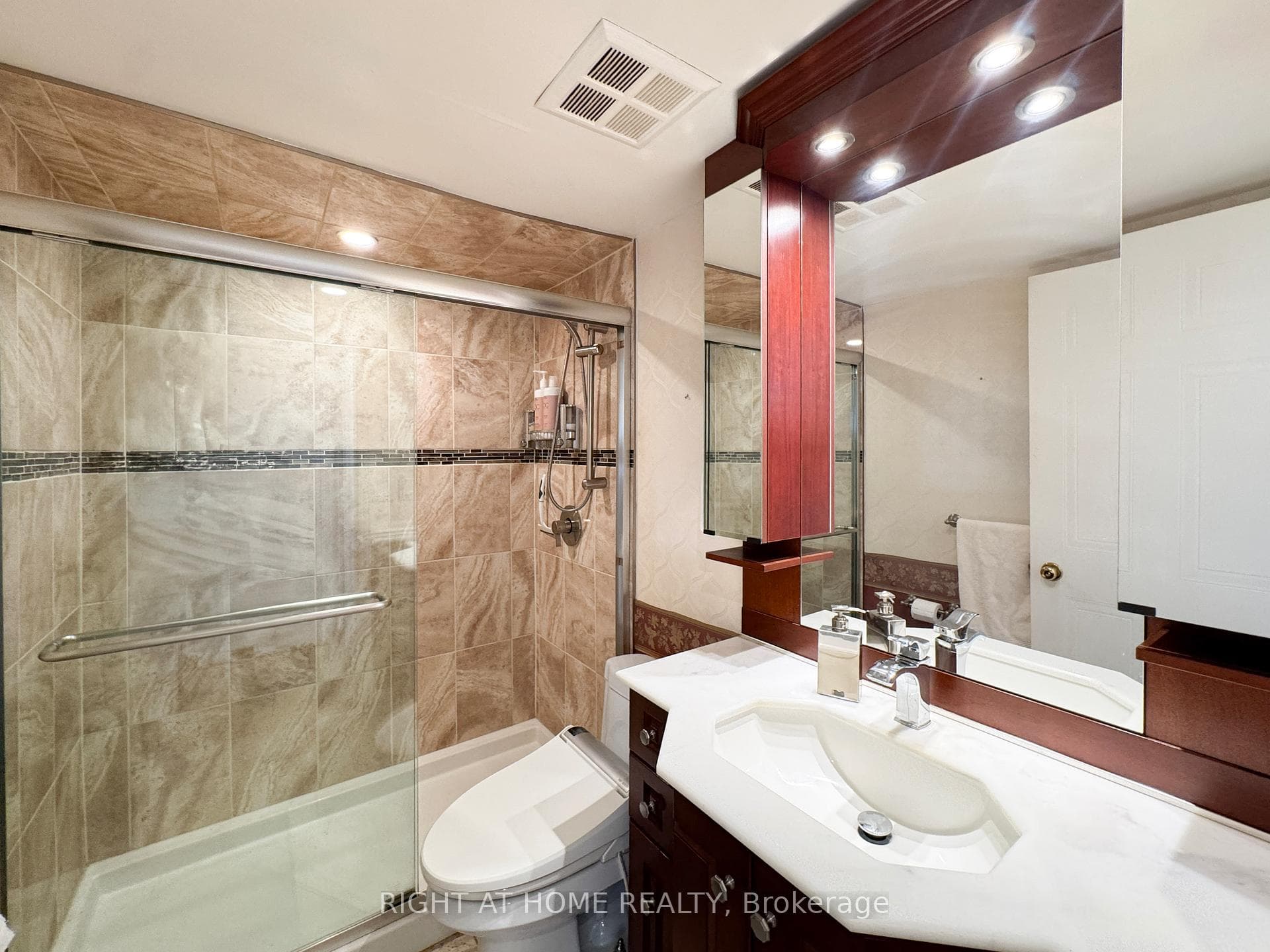81 Scott Street Unit 806 photo 17