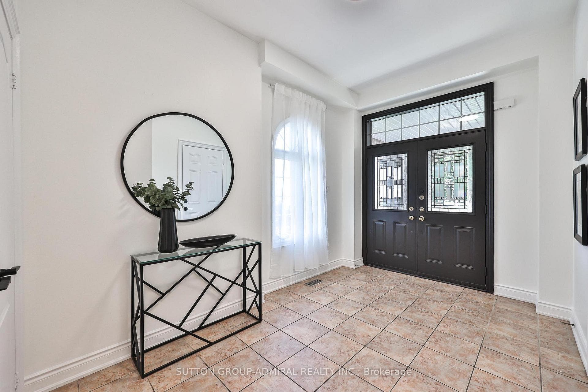 502 Apple Blossom Drive photo 4