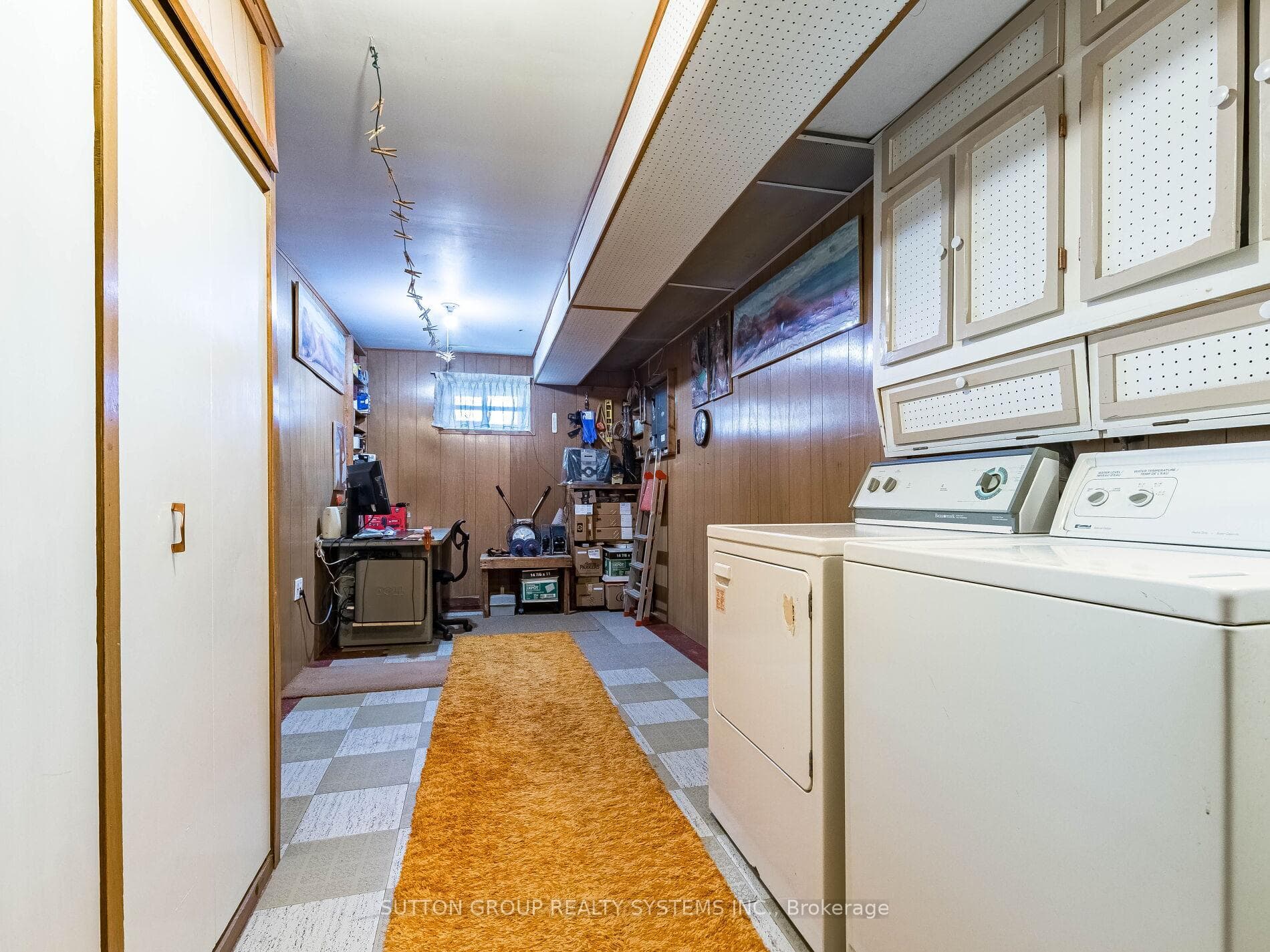 8 Dearbourne Boulevard photo 46