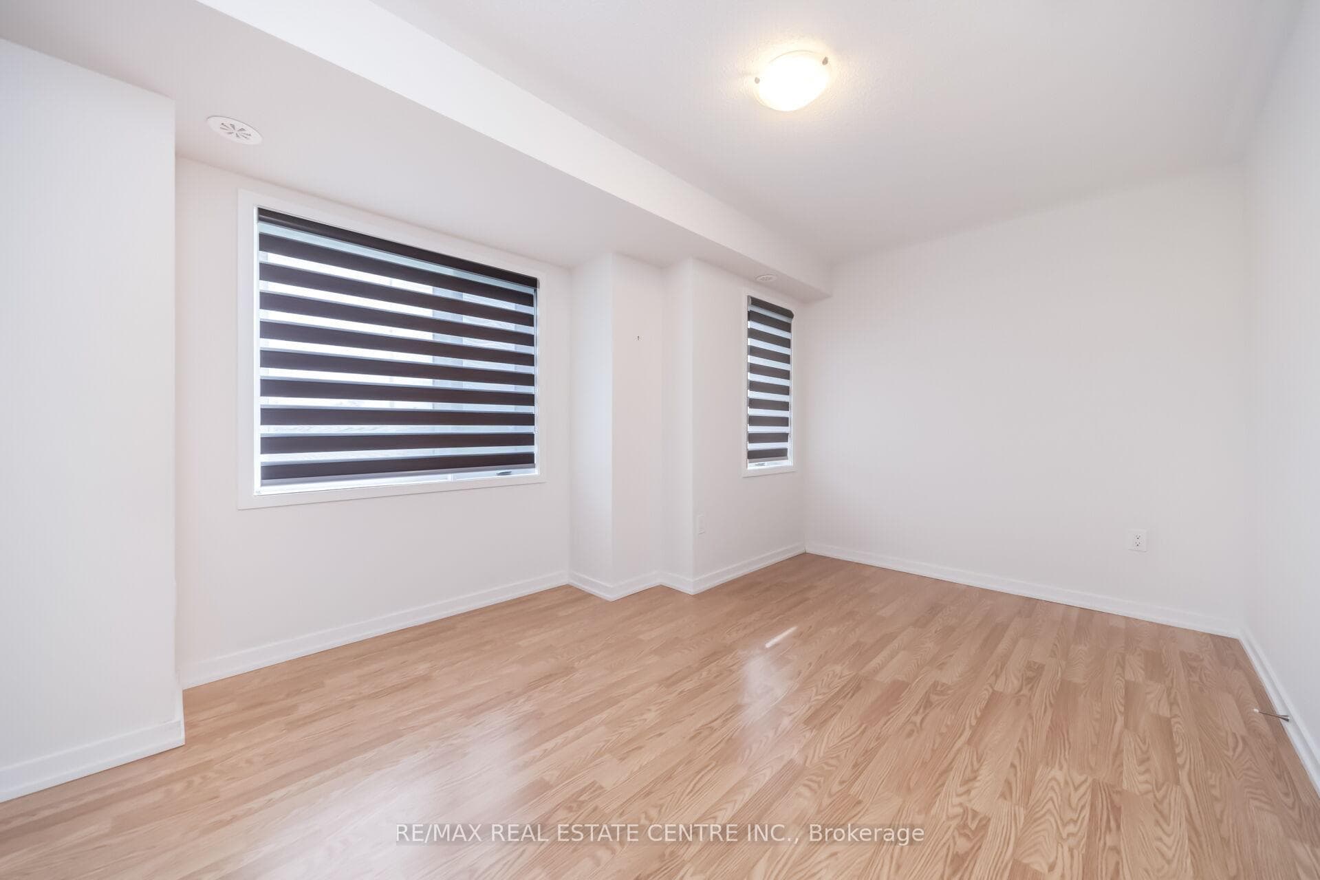 30 Lambert Lane photo 24