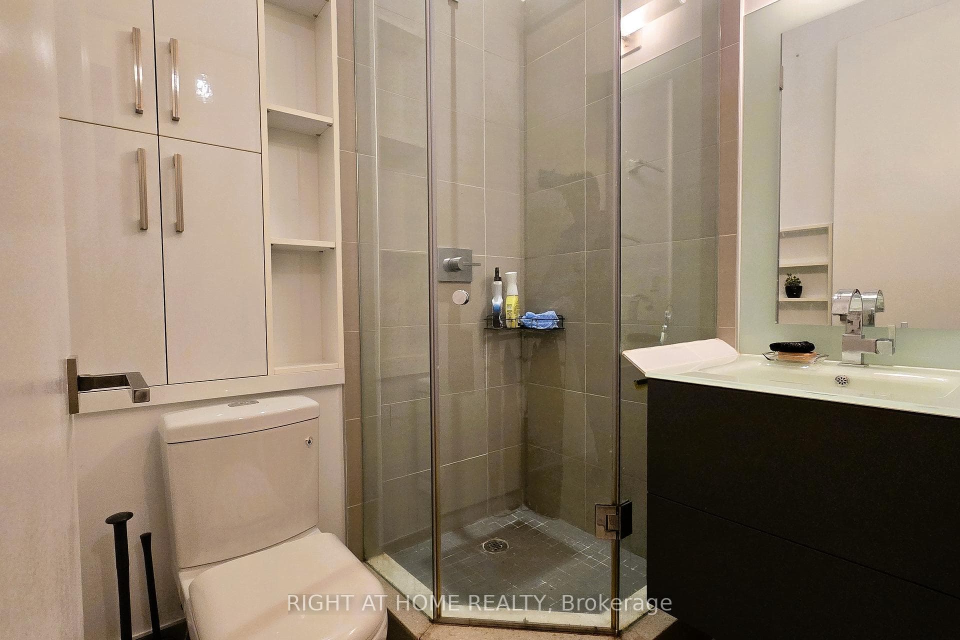 111 St Clair Avenue Unit 806 photo 12