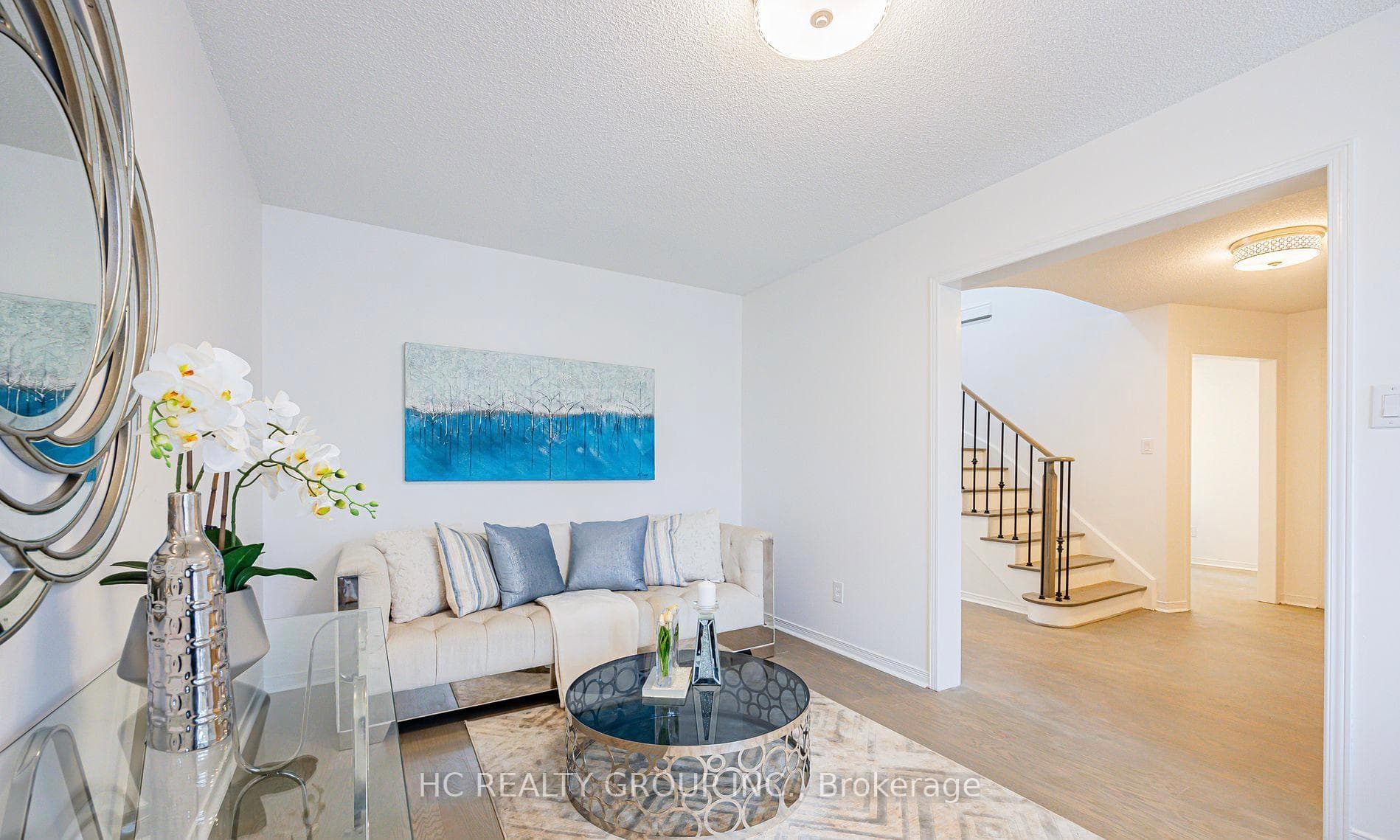 924 College Manor Drive photo 5