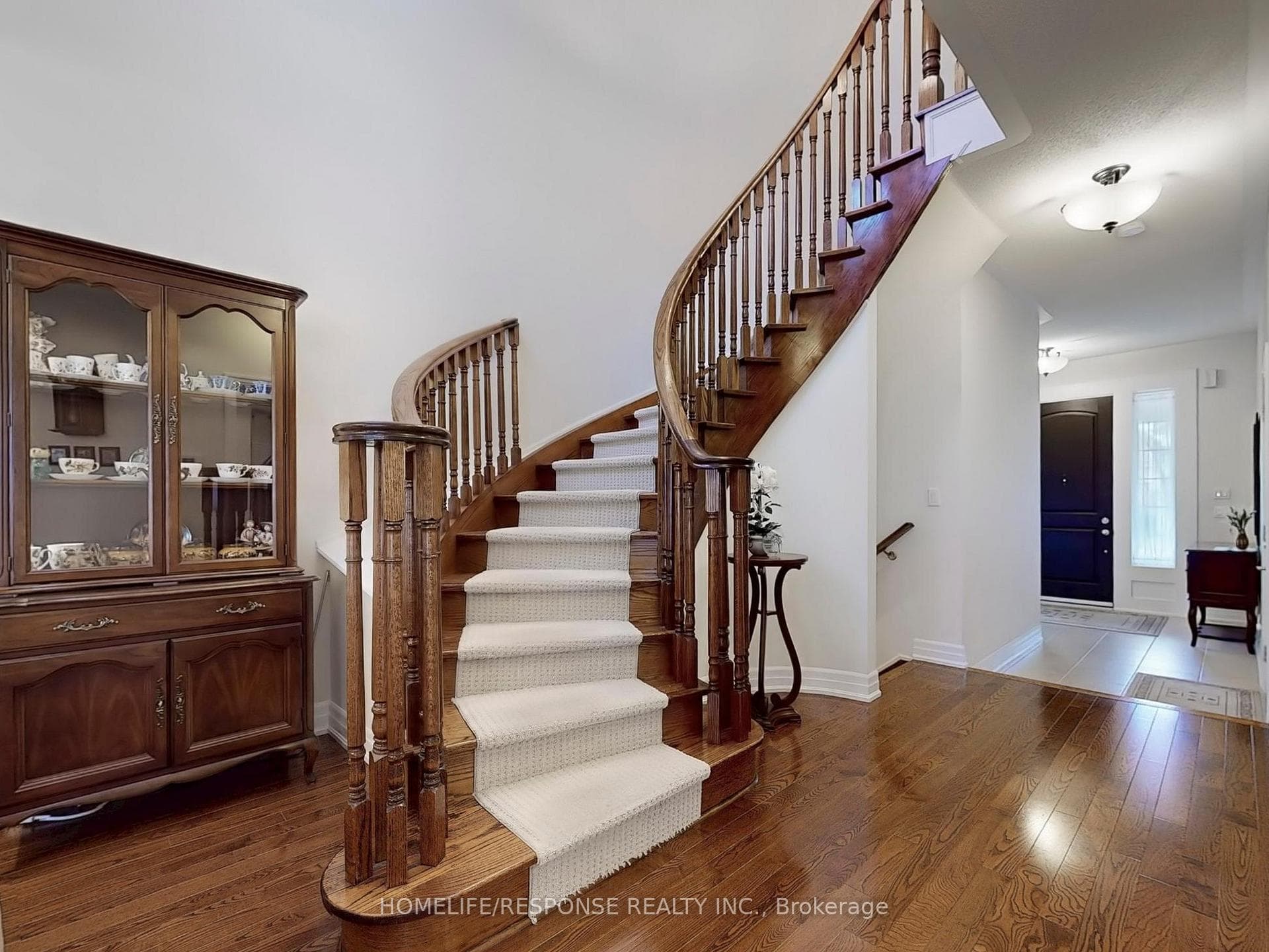 131 KENDALL Drive photo 3