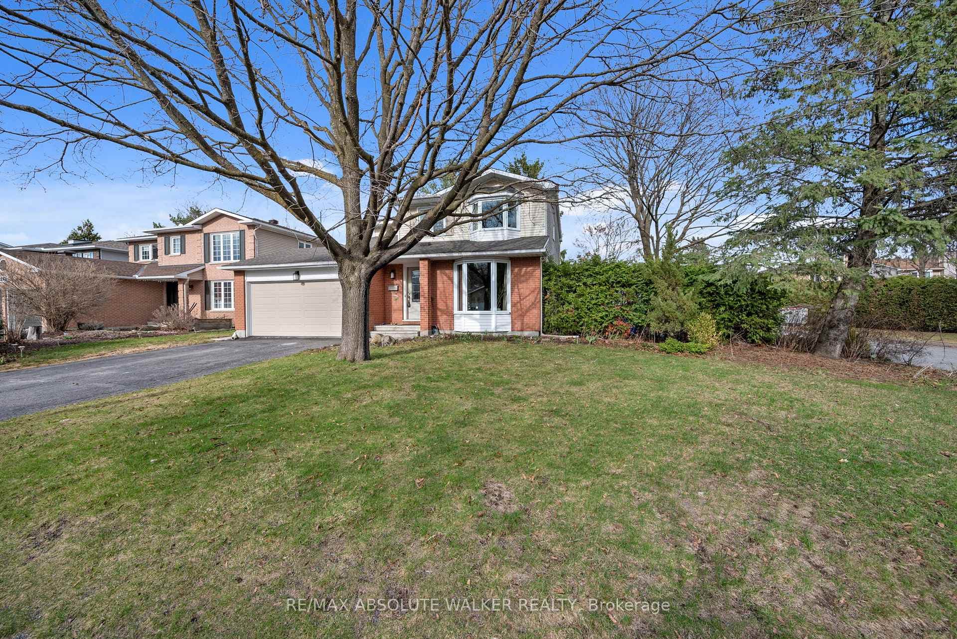 1849 Montereau Avenue photo 7