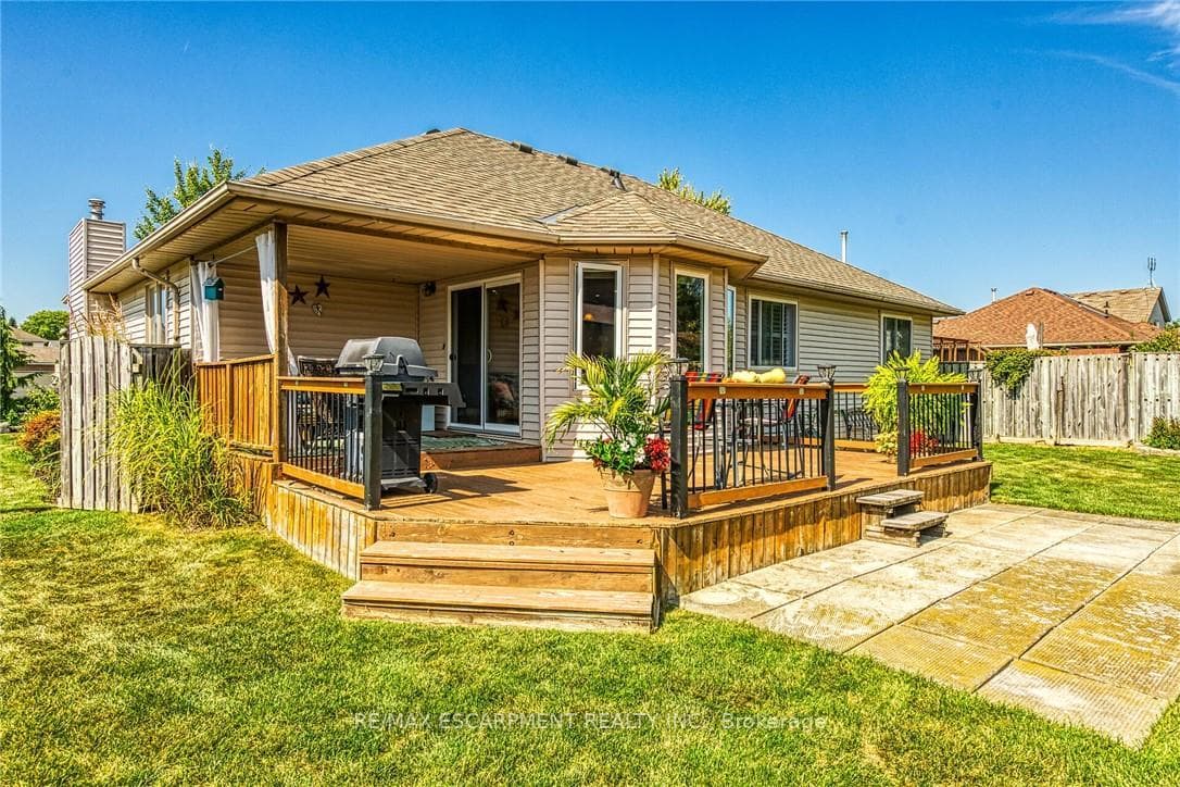 35 Highland Boulevard photo 33