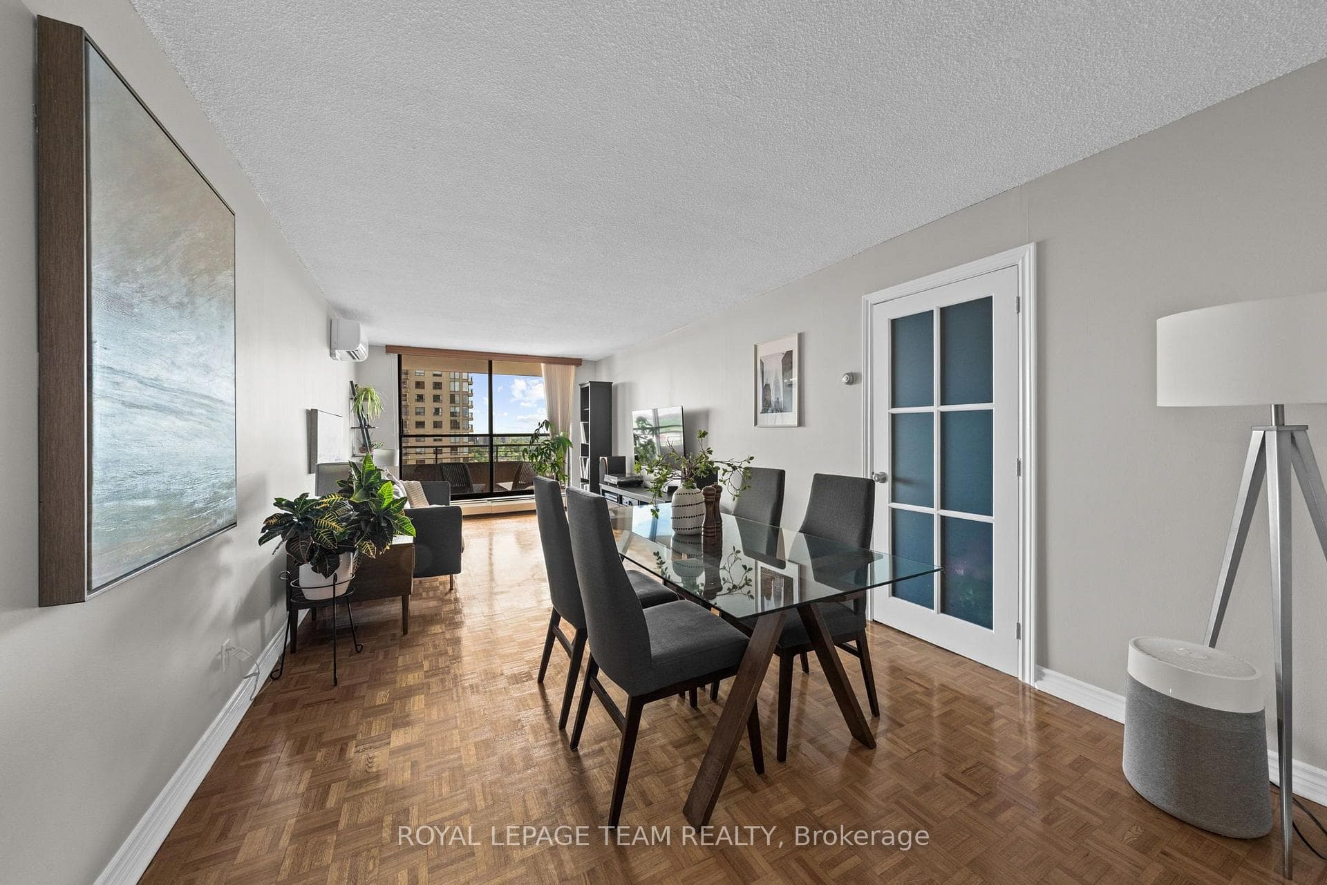515 St Laurent Boulevard Unit 912 photo 16