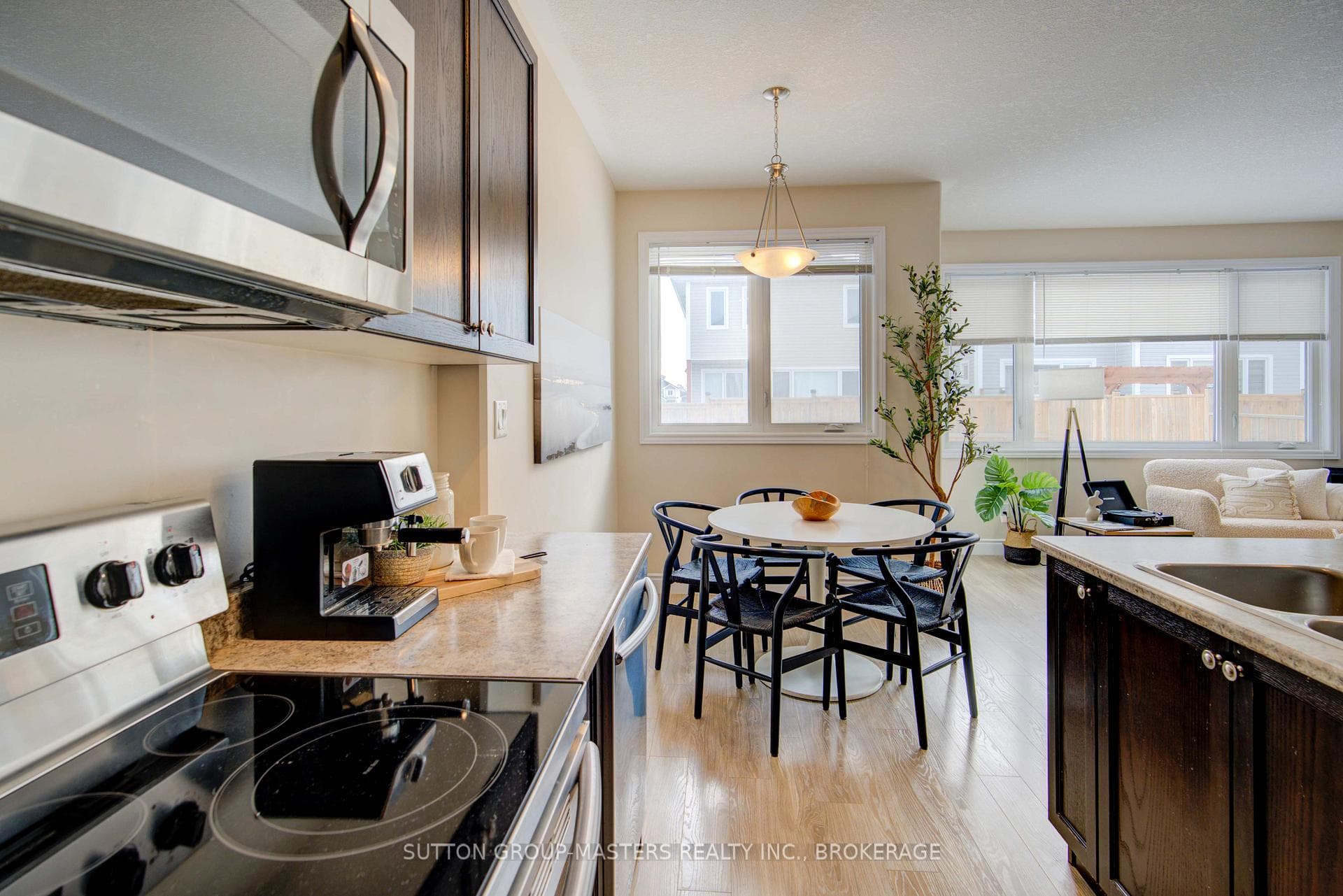 528 Beth Crescent photo 11
