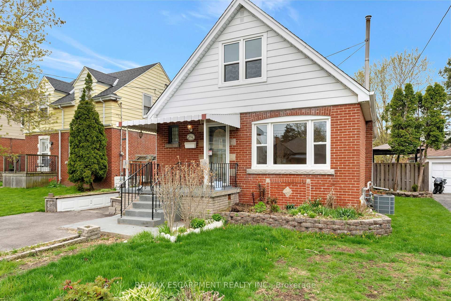 256 East 11th Street photo 1