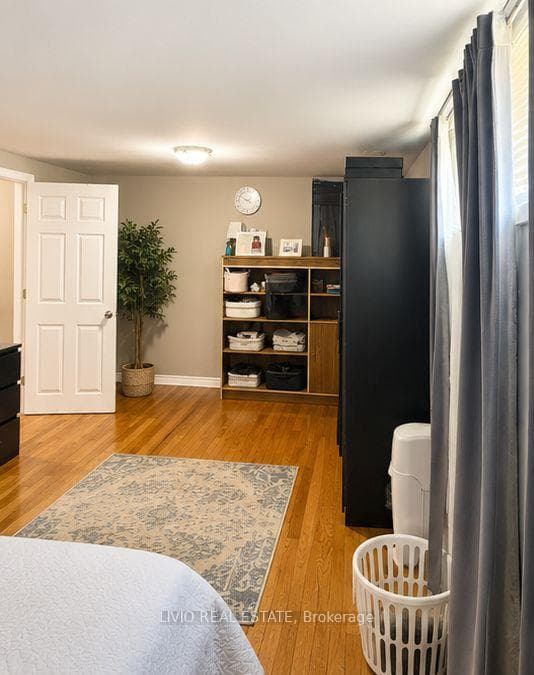 8 Janray Drive Unit Bsmt photo 2
