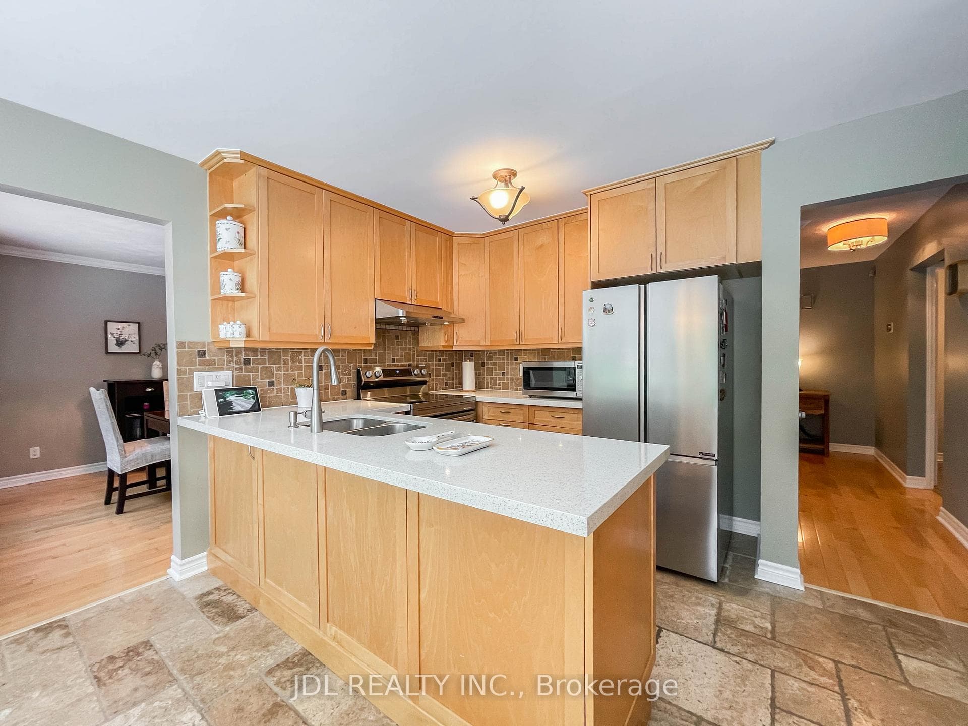 126 Weir Crescent photo 10