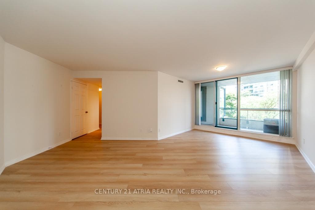 4725 Sheppard Avenue Unit 301 photo 18