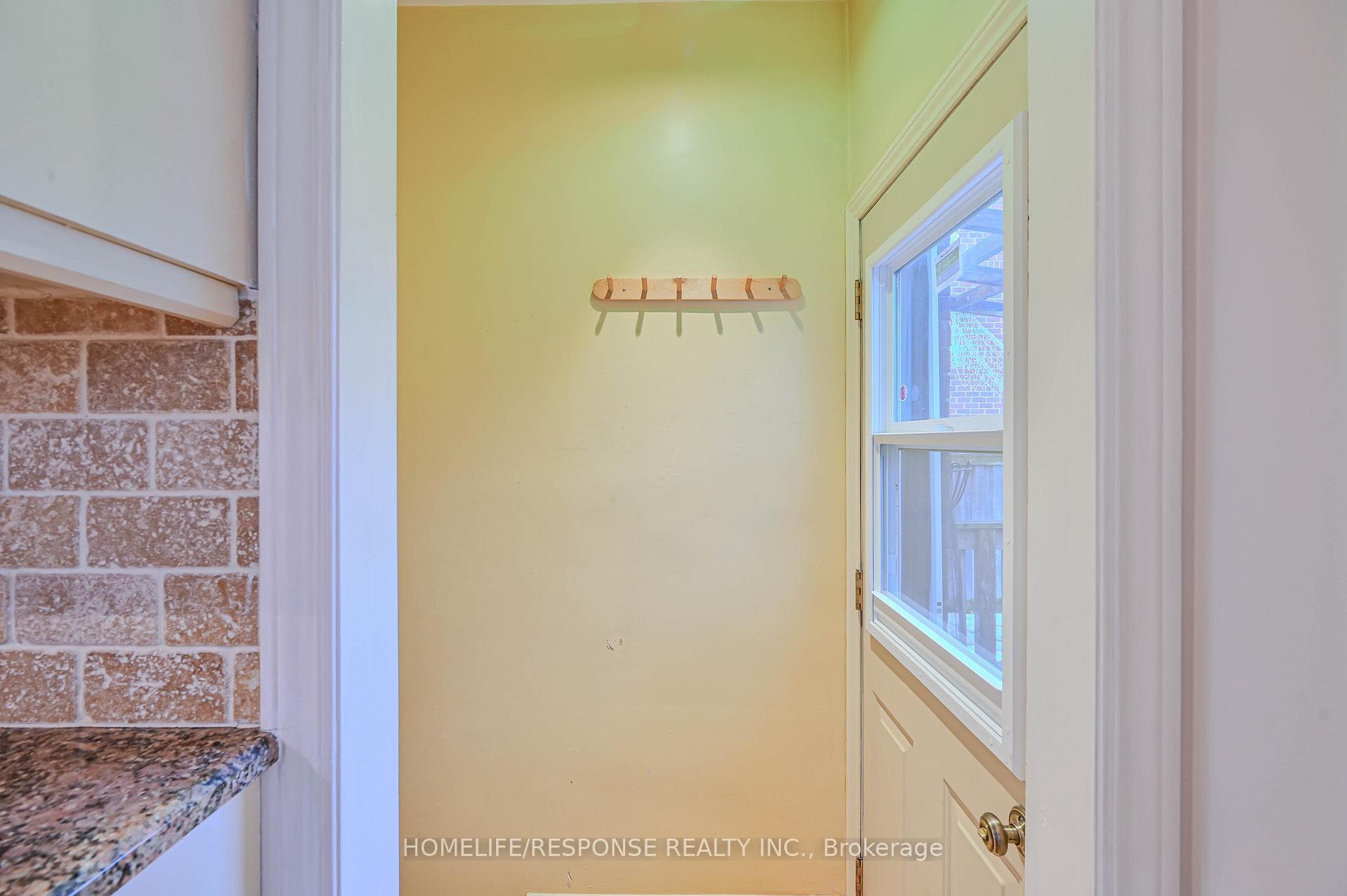 94 YORKVIEW Drive photo 7