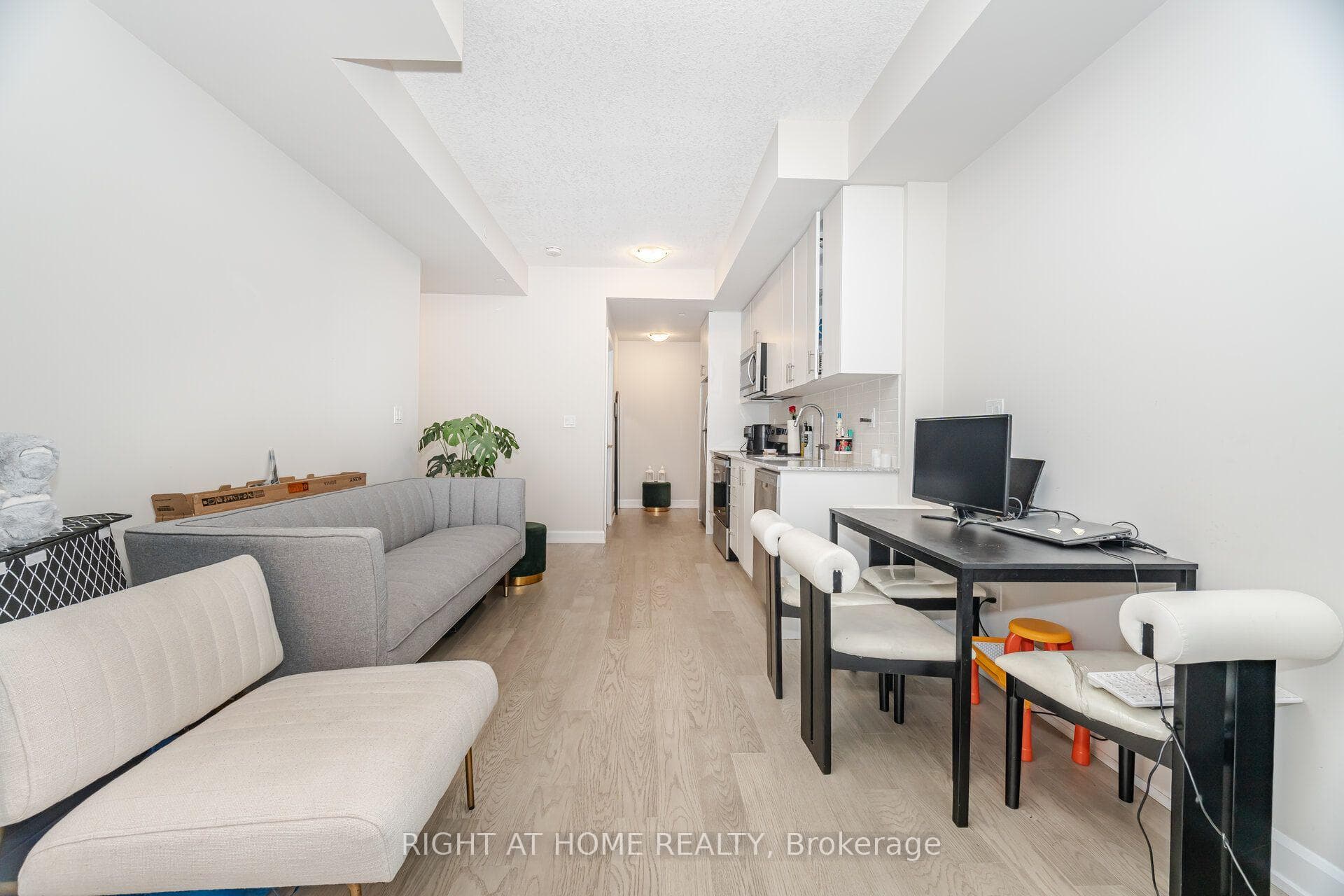 3220 WILLIAM COLTSON Avenue Unit 1808 photo 16