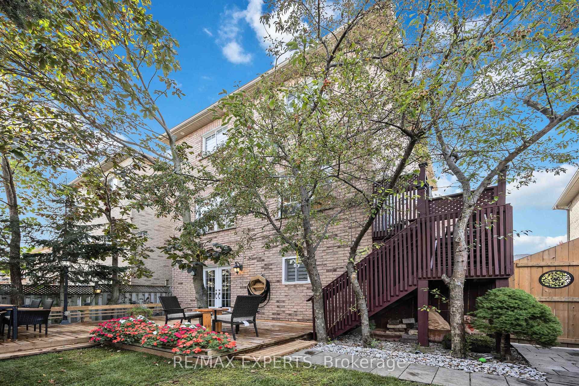 77 Starling Boulevard photo 38
