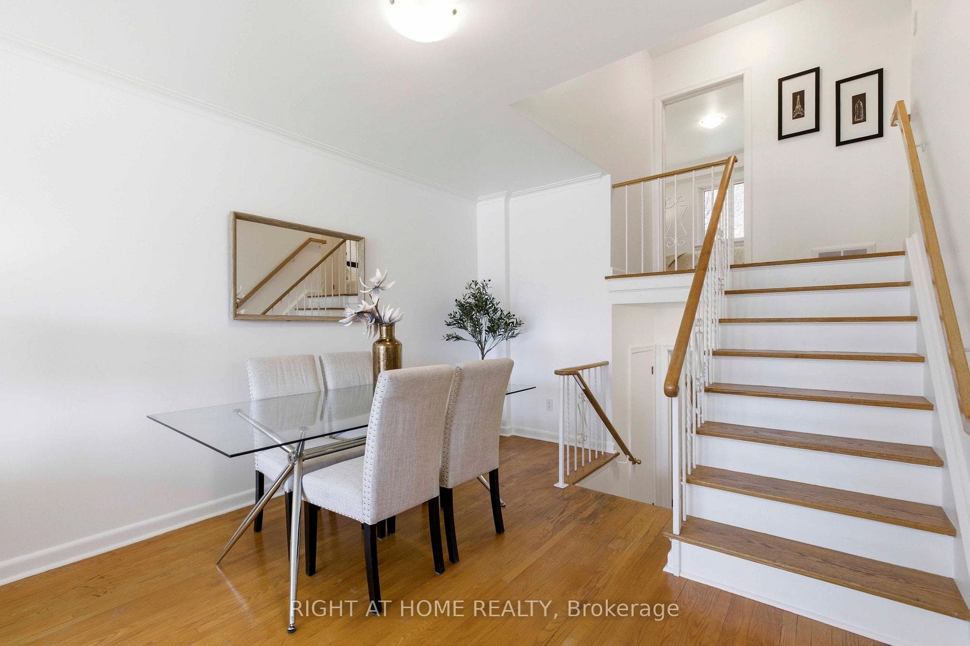 106 Fortrose Crescent photo 5