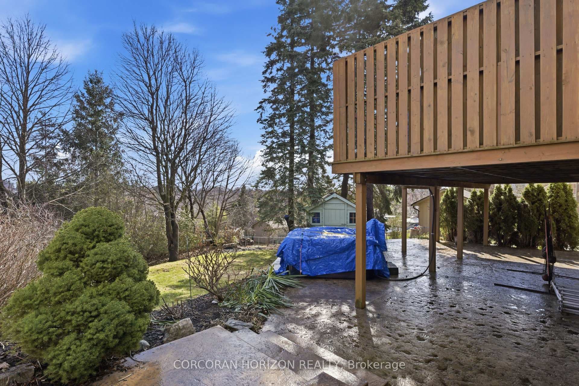 197 Autumn Hill Crescent photo 2