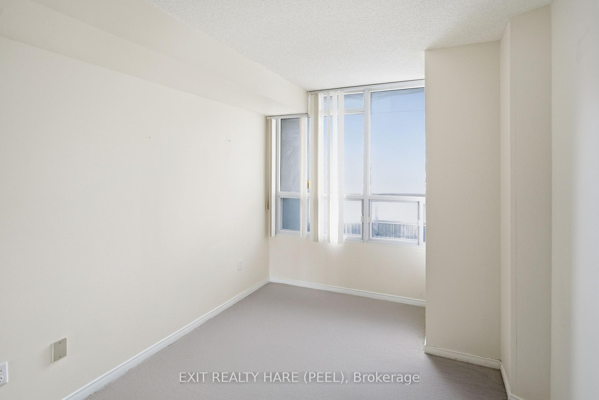 11 Townsgate Drive Unit 618 photo 6