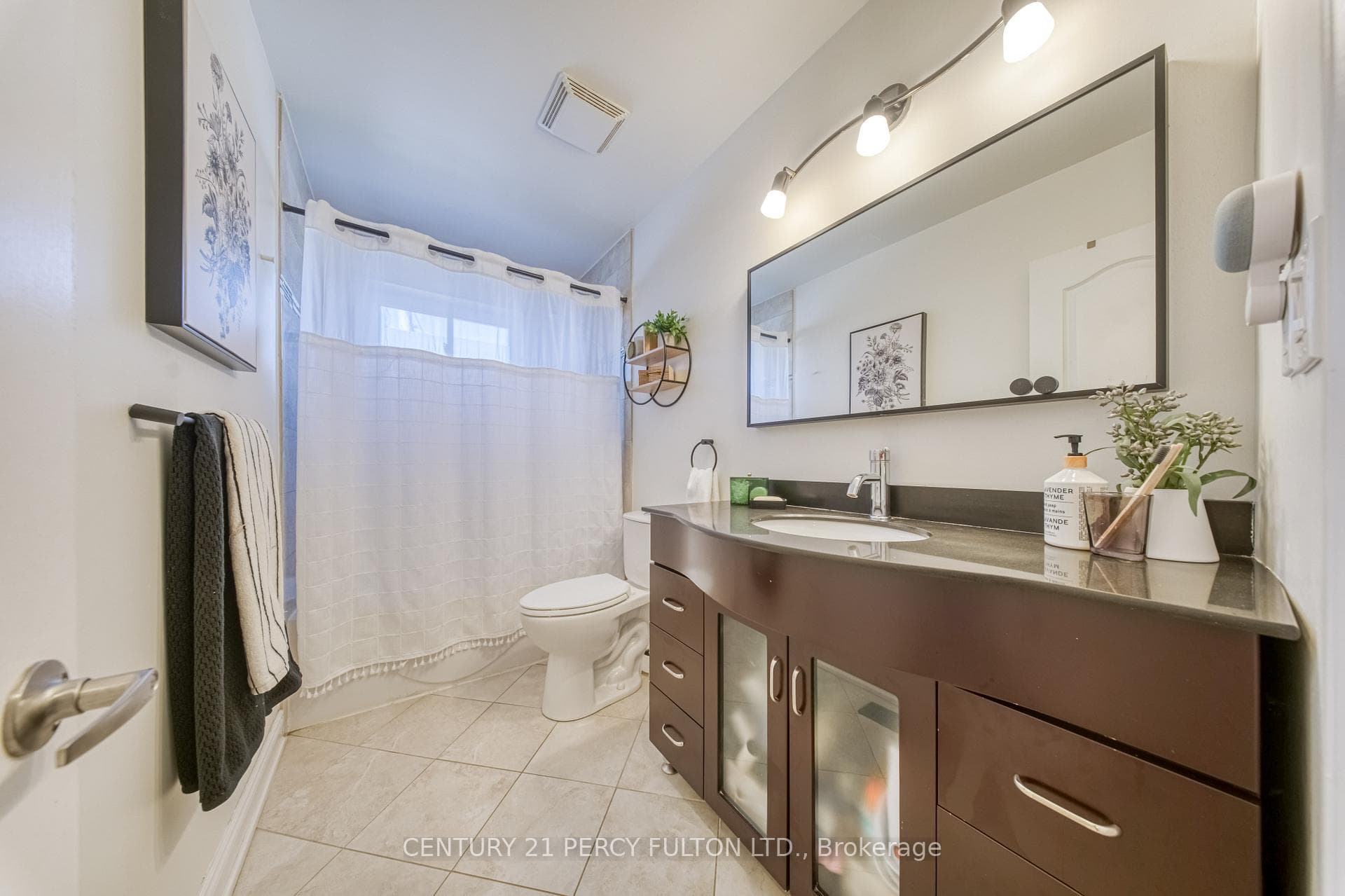 23 Wellesworth Drive photo 14