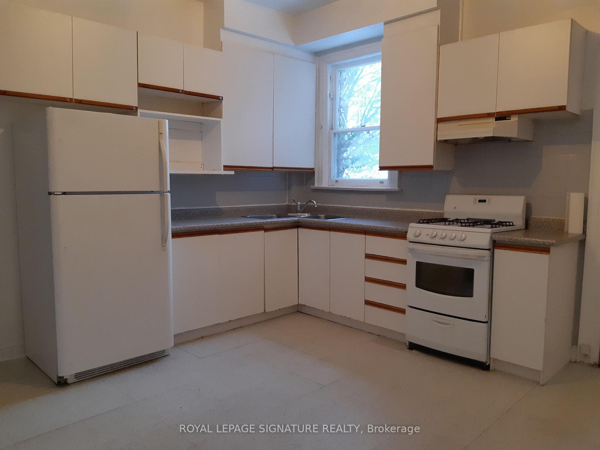 599 Euclid Avenue photo 32