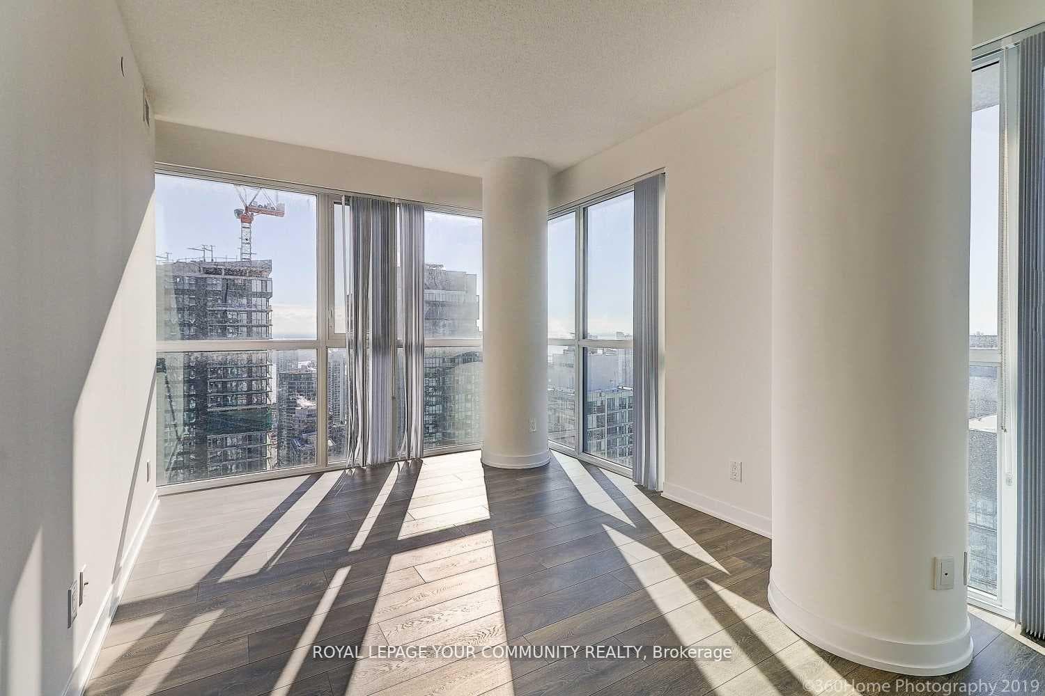 87 Peter Street Unit 4202 photo 6