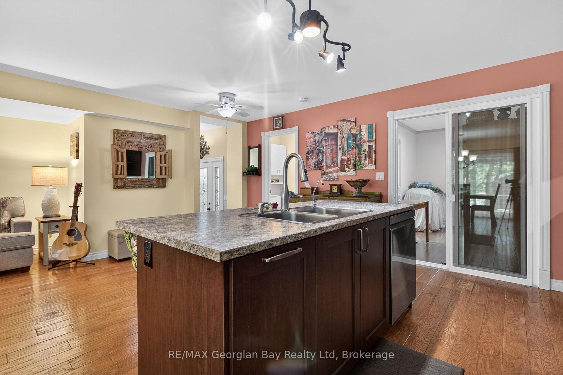 344 Fourth Street photo 13