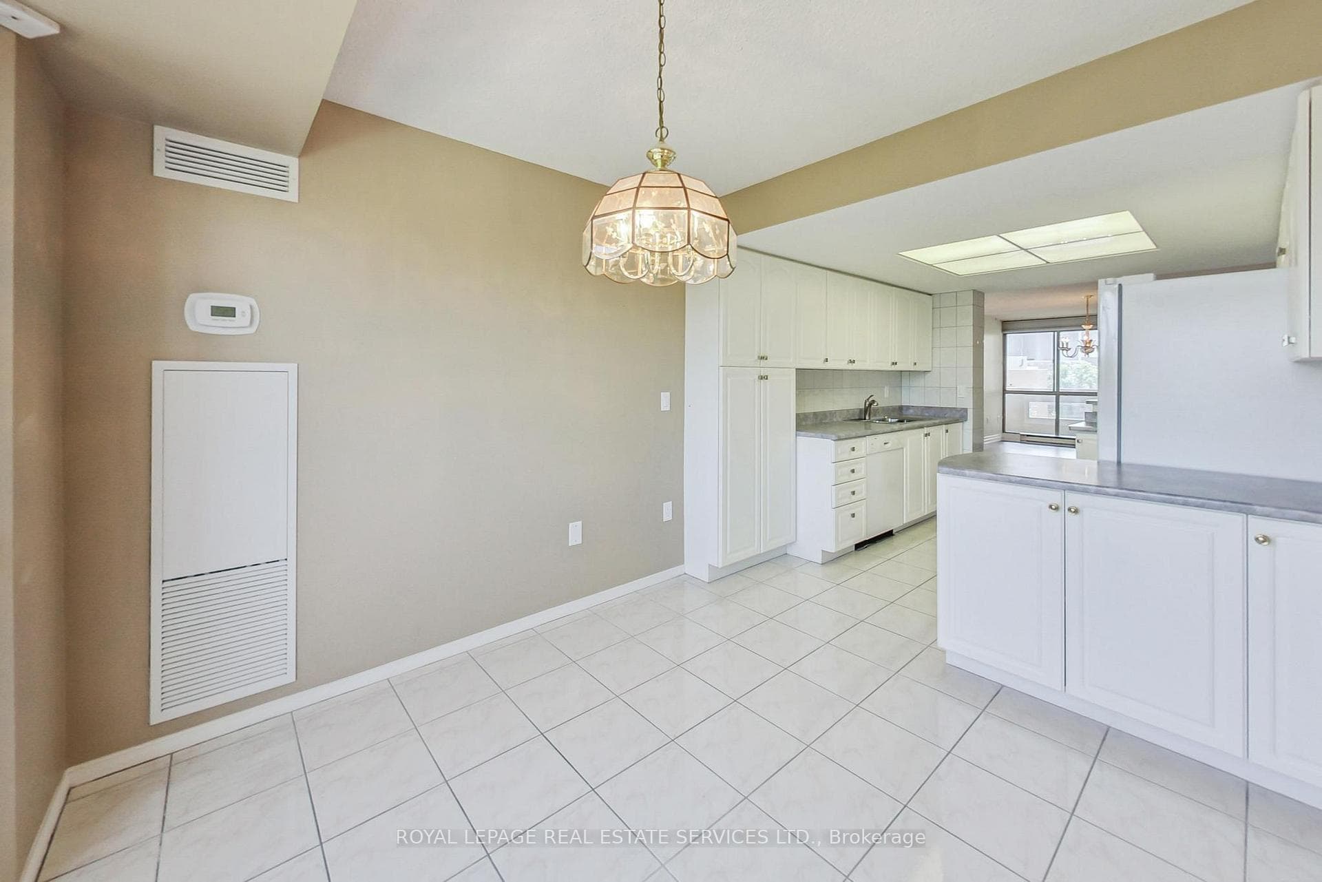 Breakfast Area-Kitchen