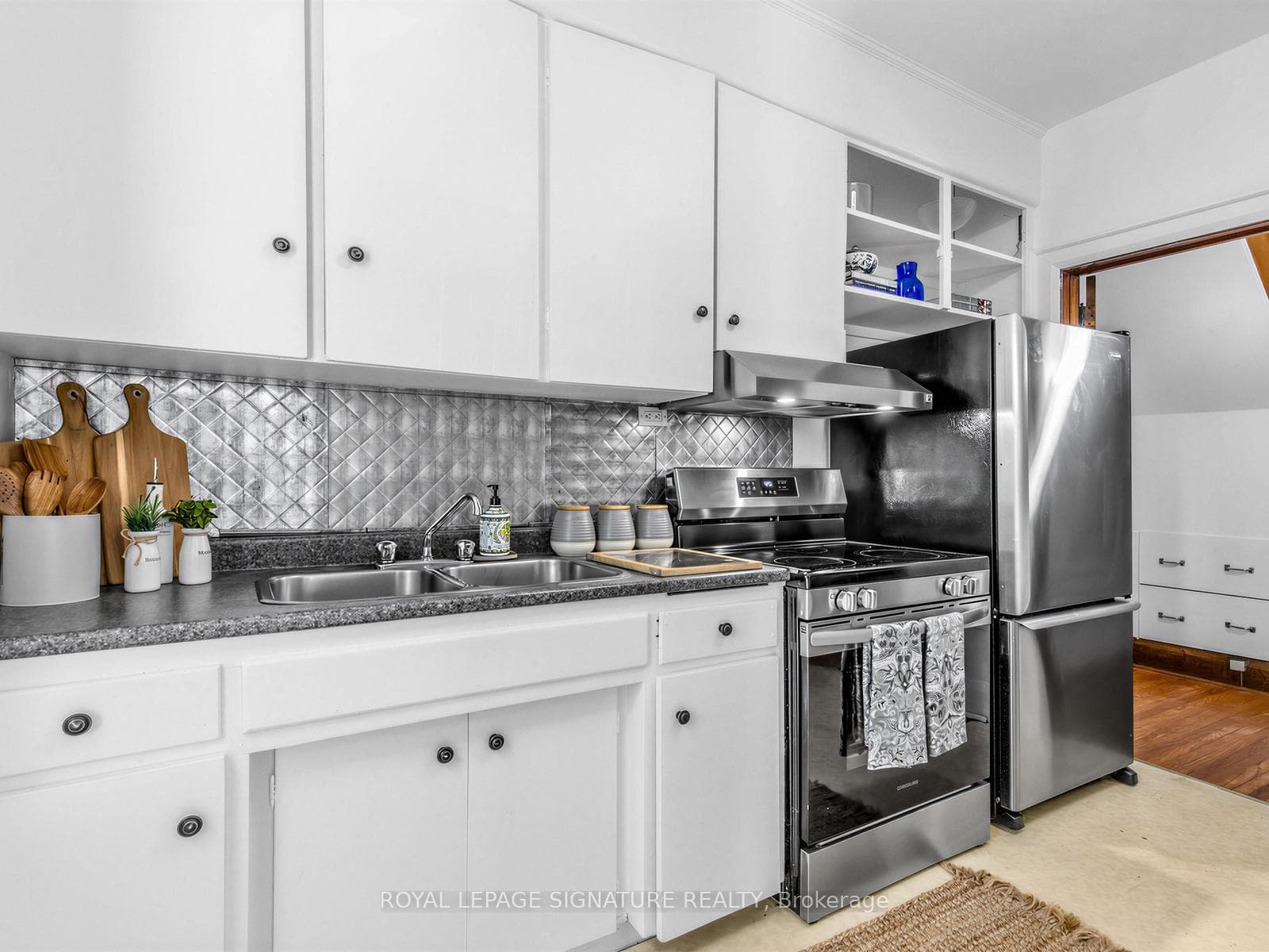 5 Watford Avenue photo 8