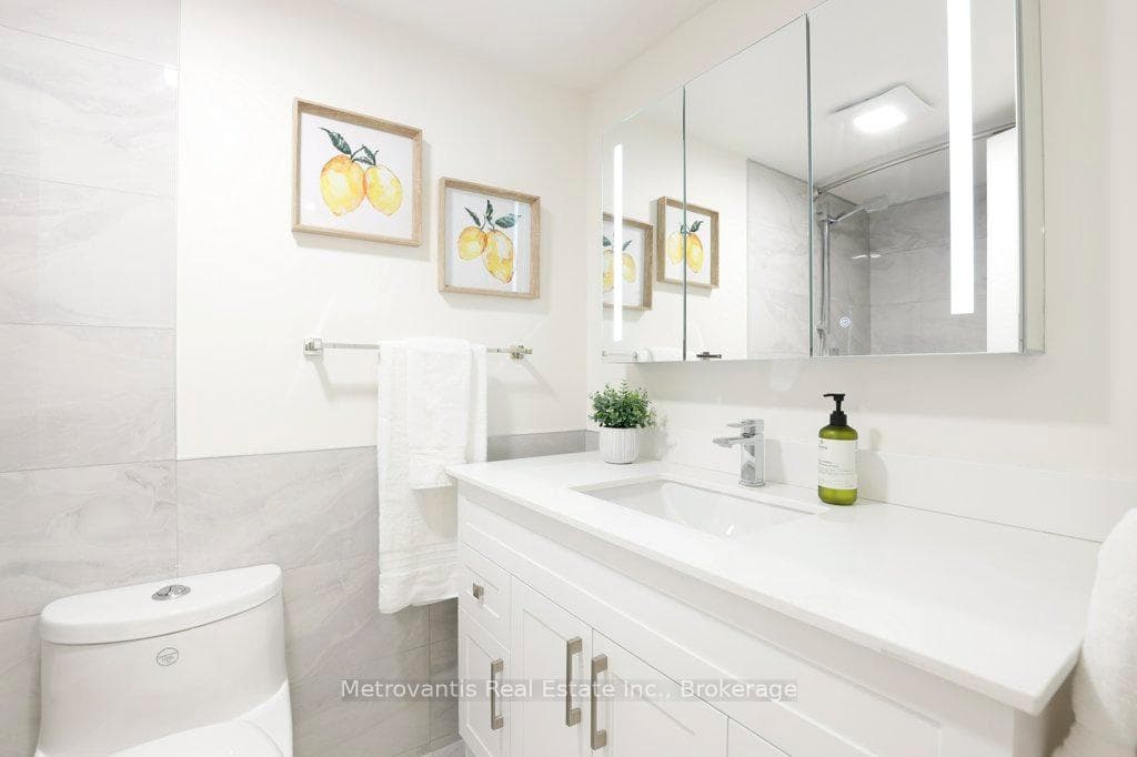 470 Laurier Avenue Unit 708 photo 17