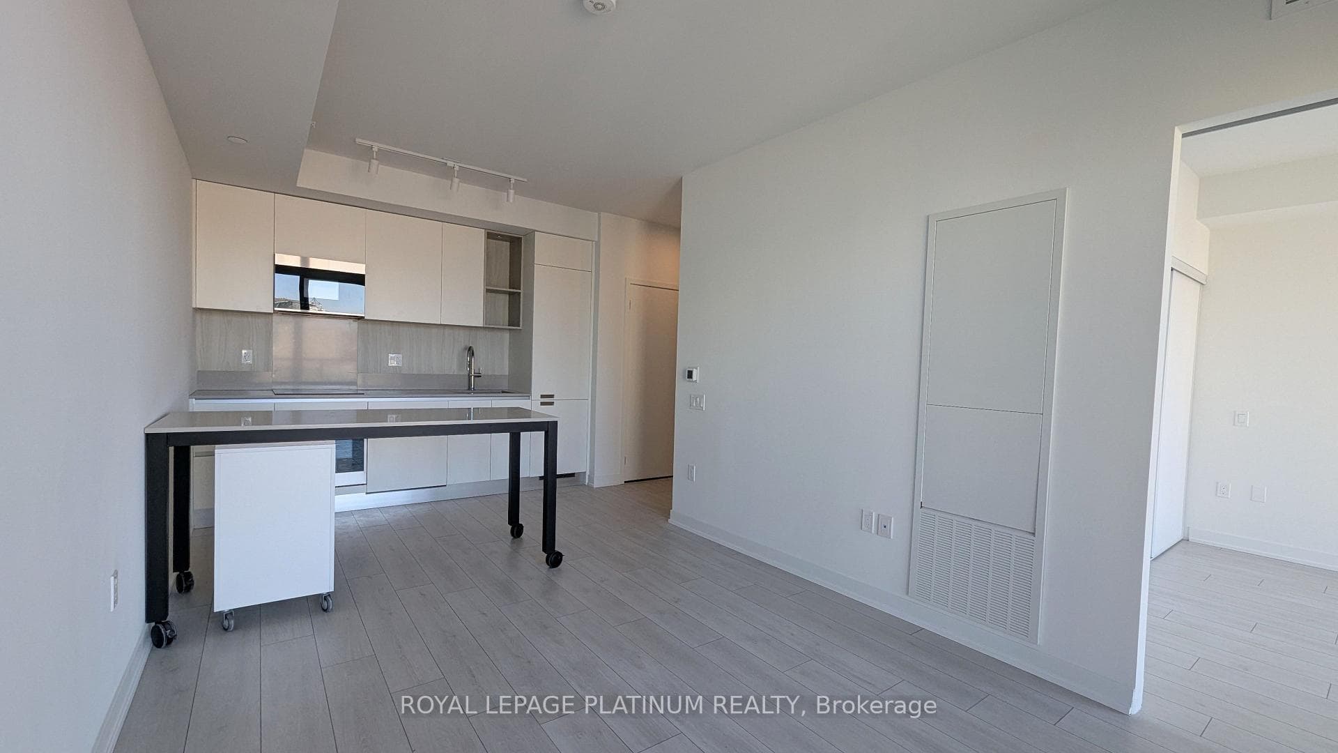 39 Mary Street Unit 806 photo 12