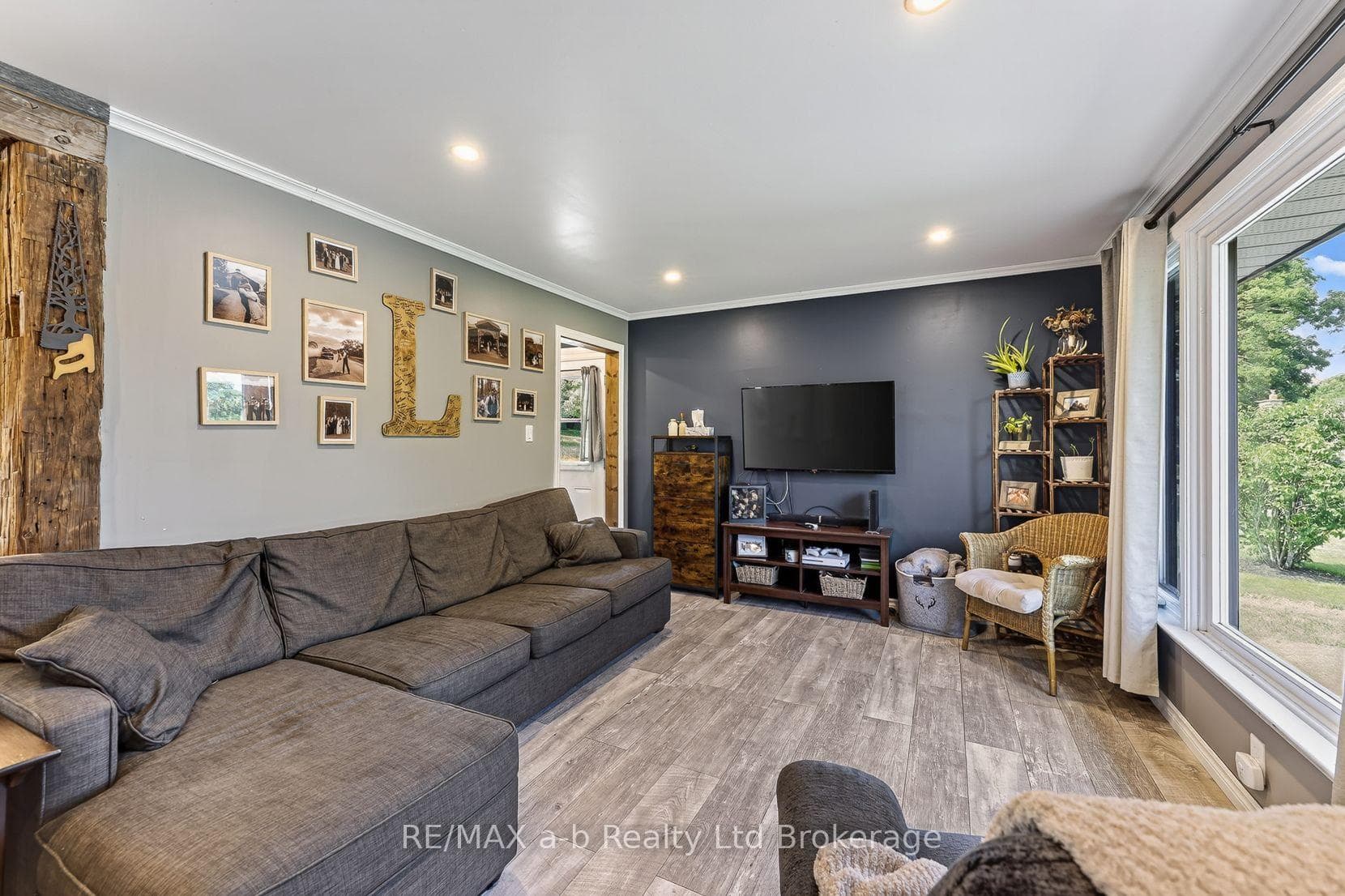 584112 BEACHVILLE Road photo 23