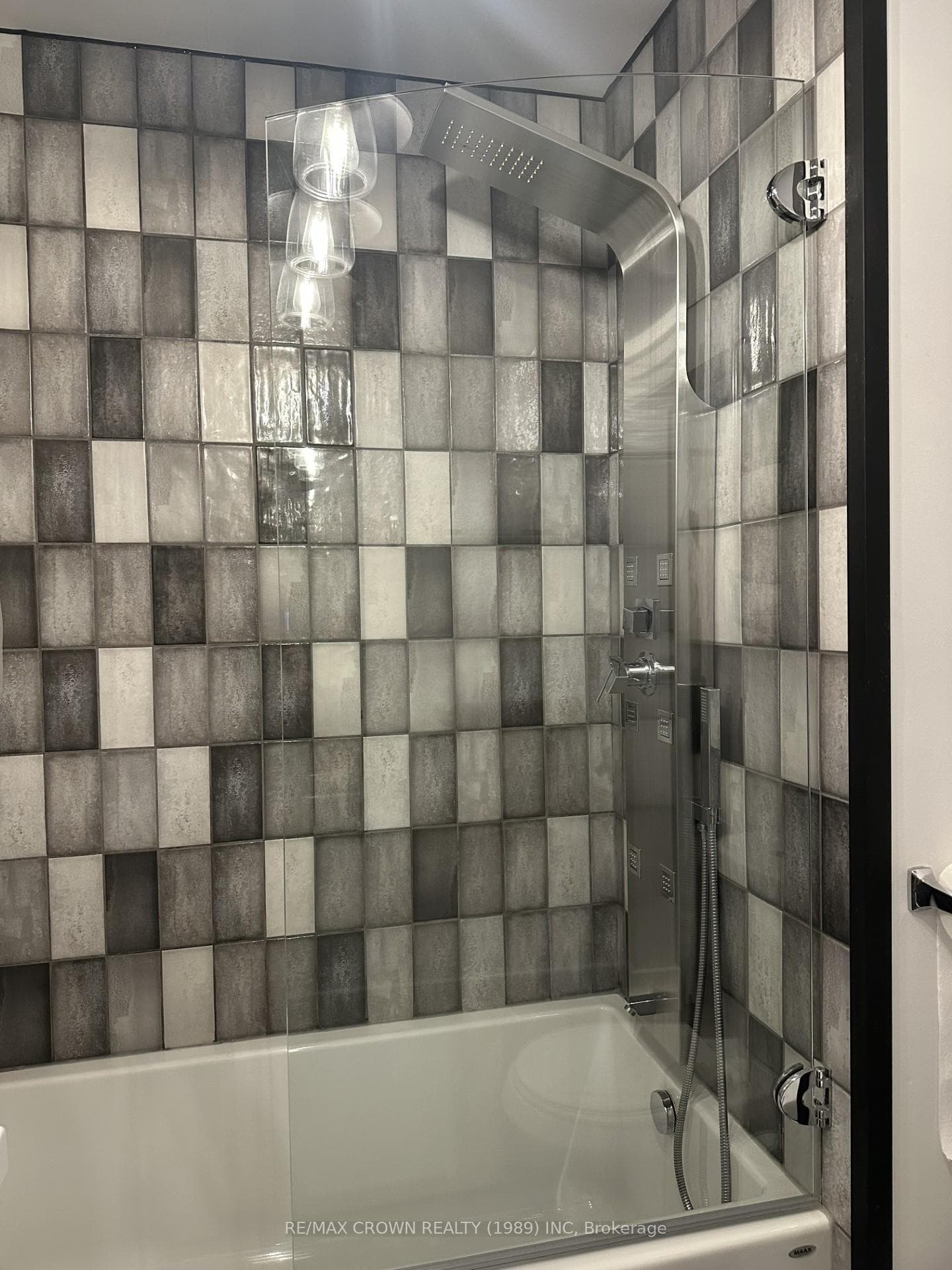 352 Maple Street photo 19