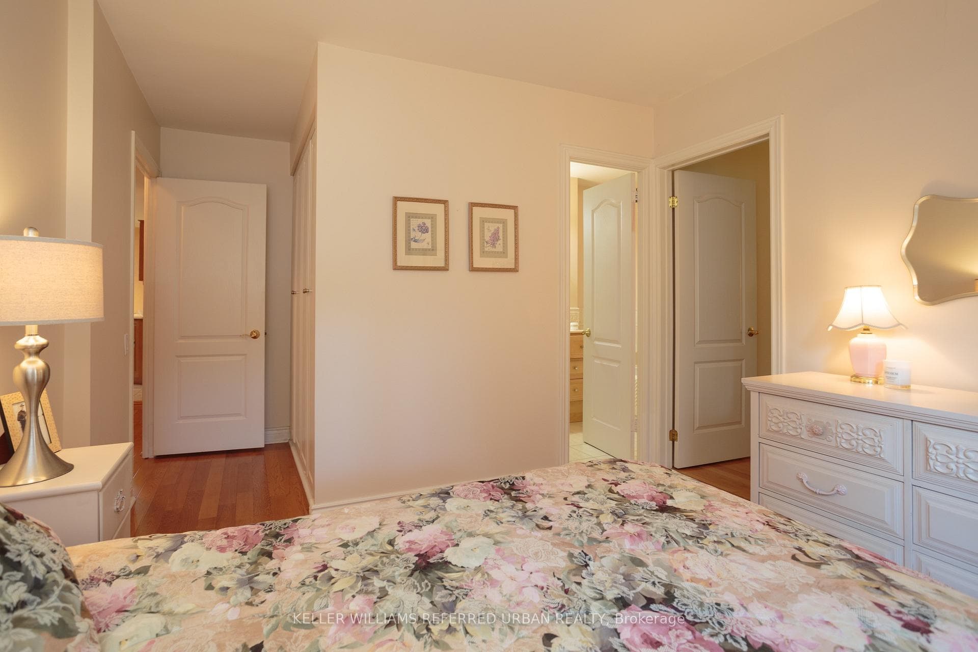 345 Moore Avenue photo 16