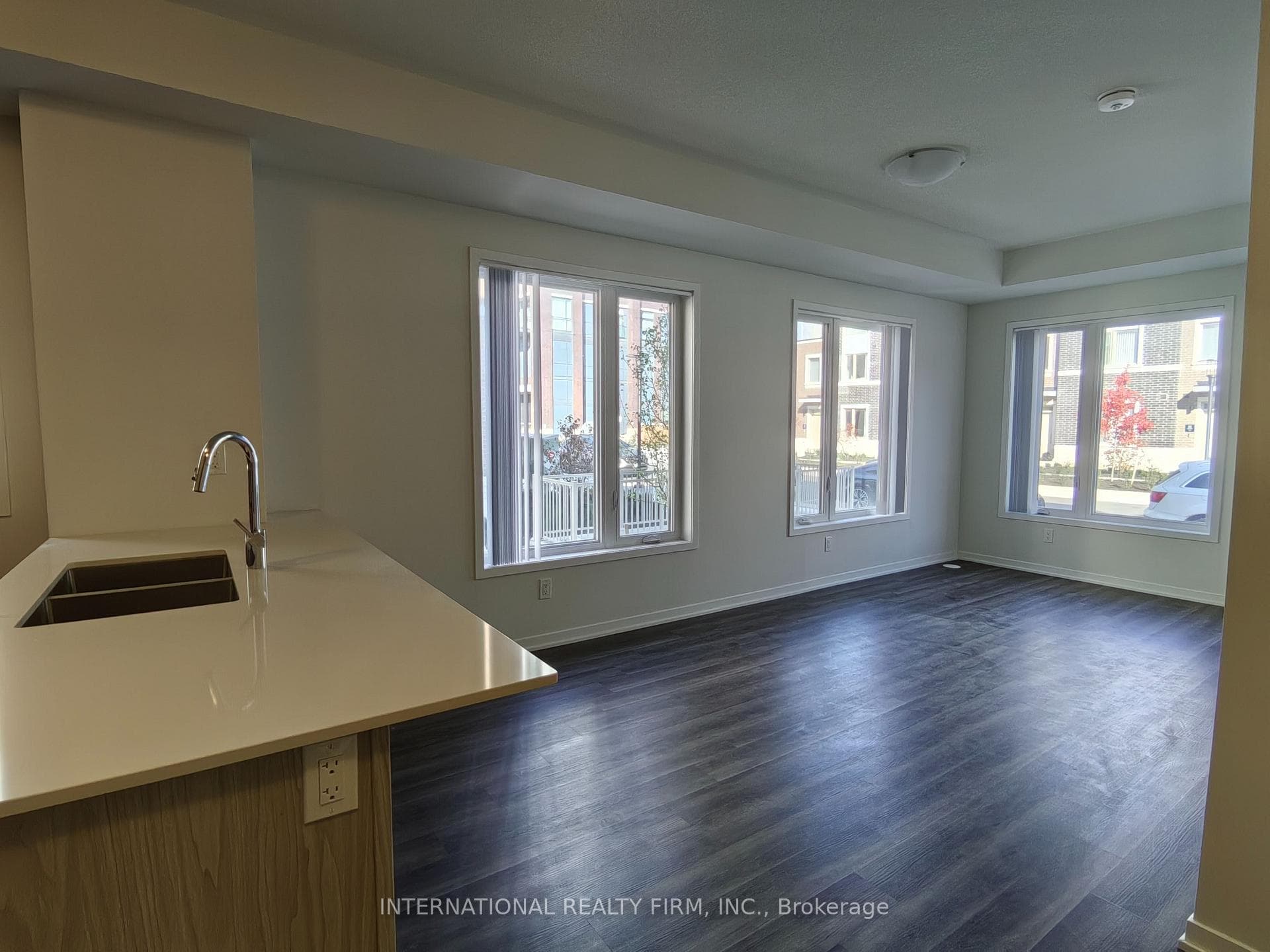 121 Honeycrisp Crescent Unit 256 photo 9