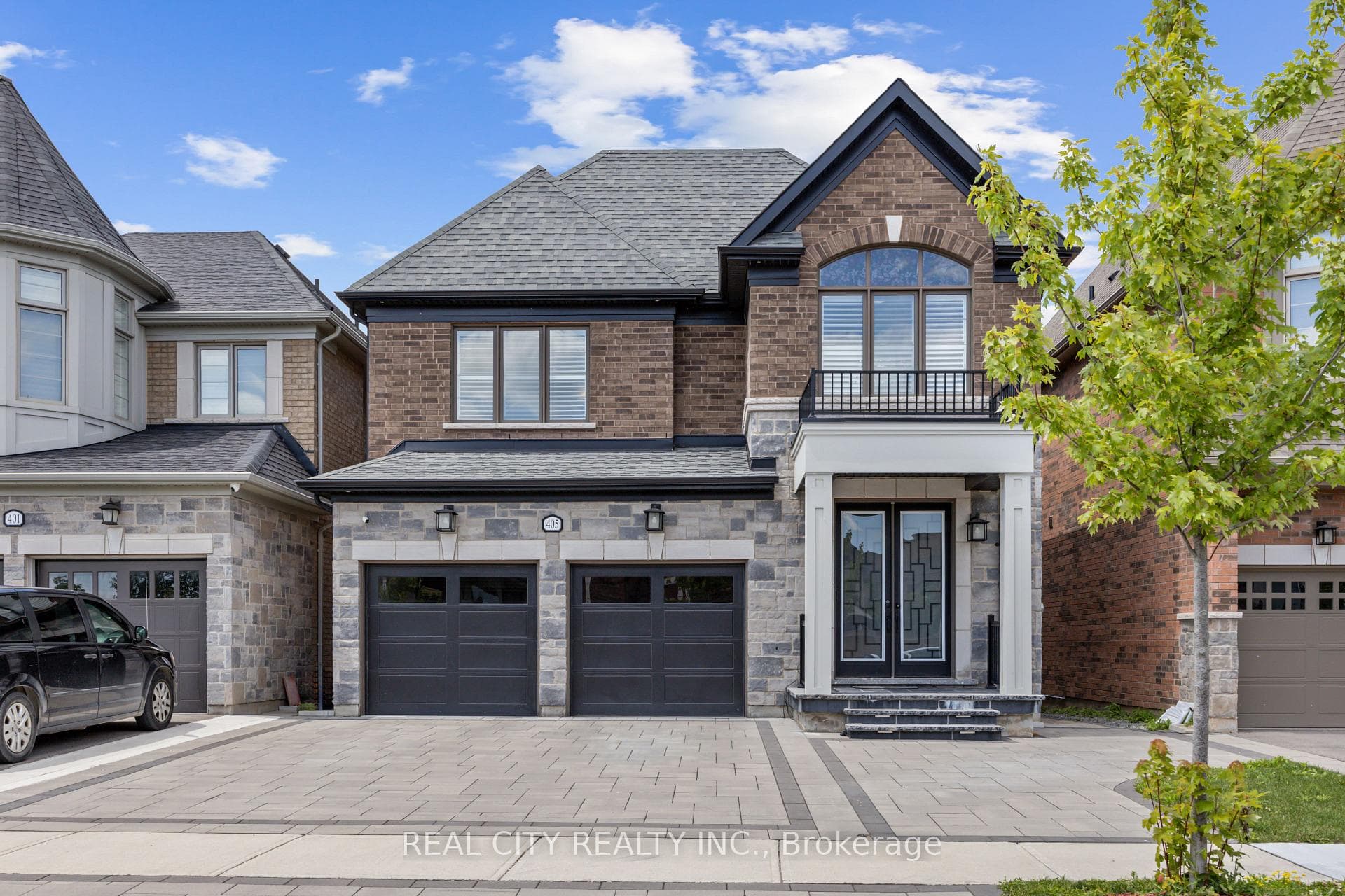 405 Parent Place photo 1