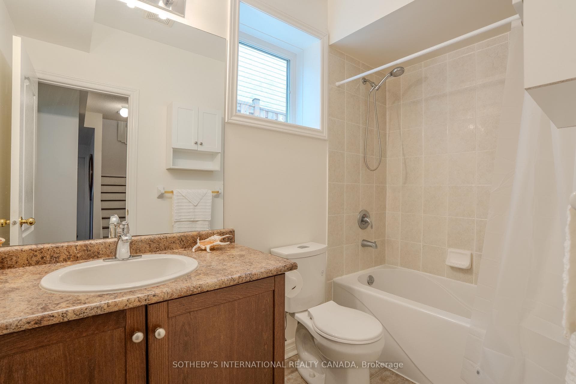 19 Grand Poplar Lane photo 20