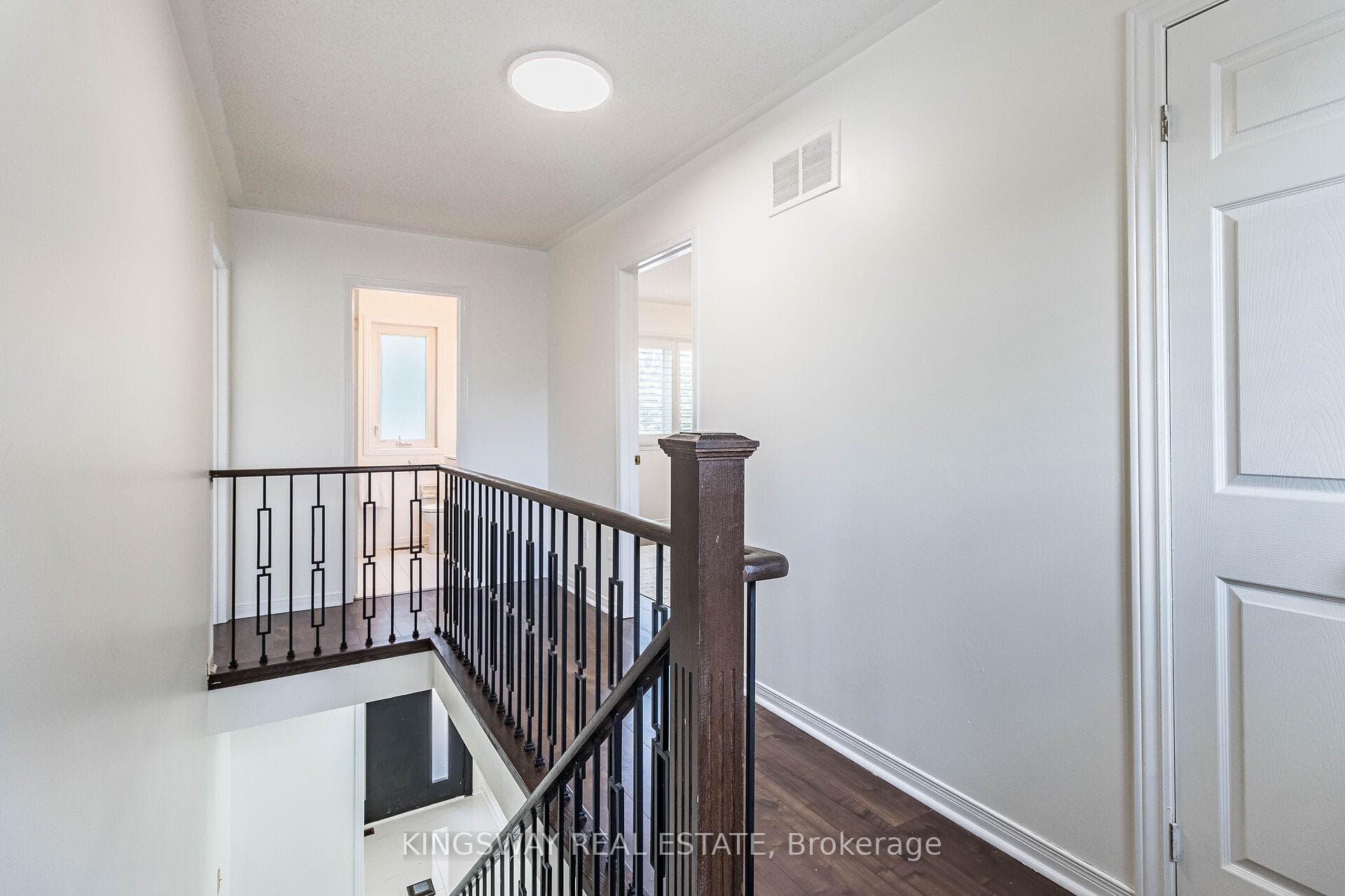 2050 Oak Bliss Crescent photo 22